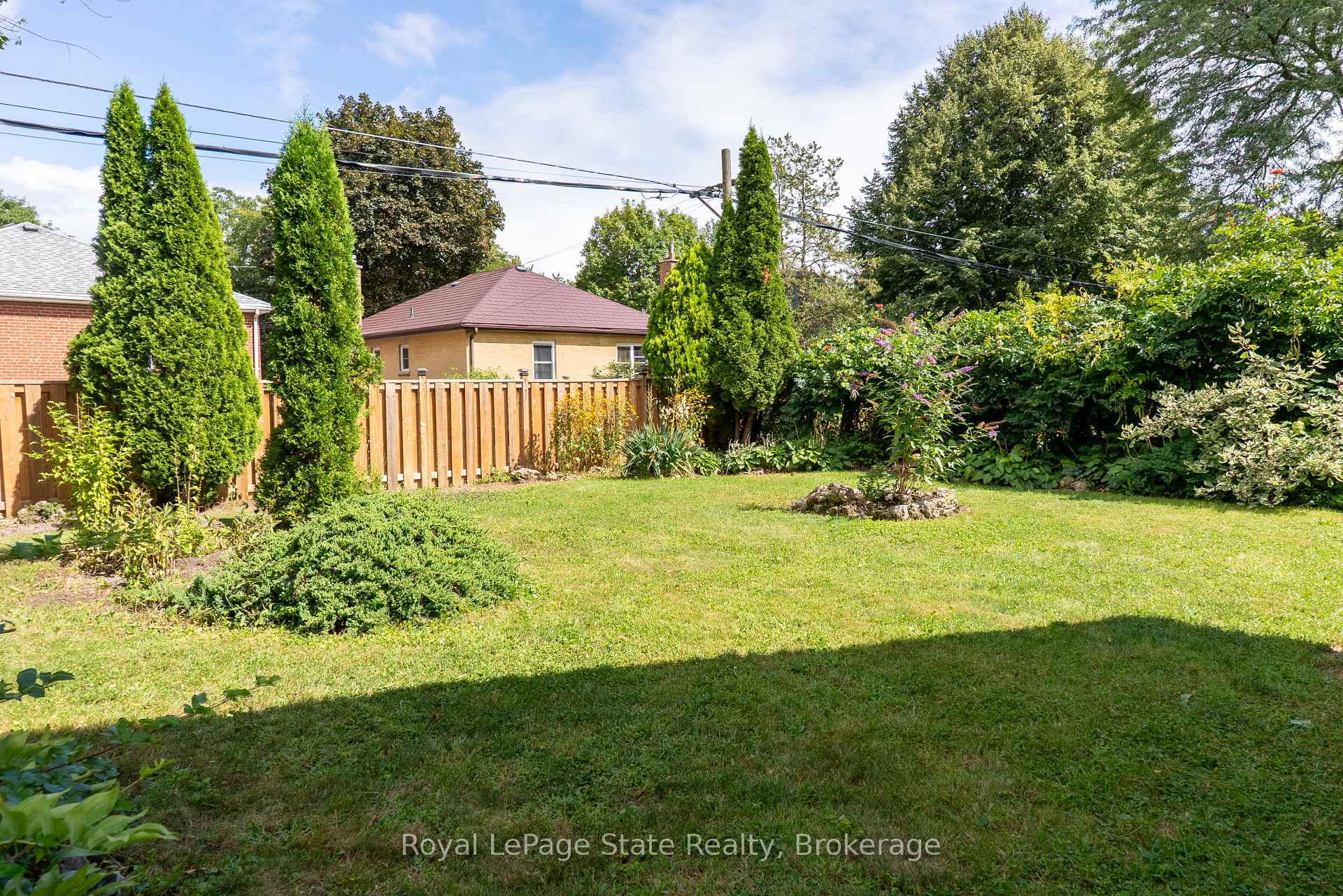 Photo 28 of 8 Cameron Avenue, Hamilton, Dundas — HOMEH