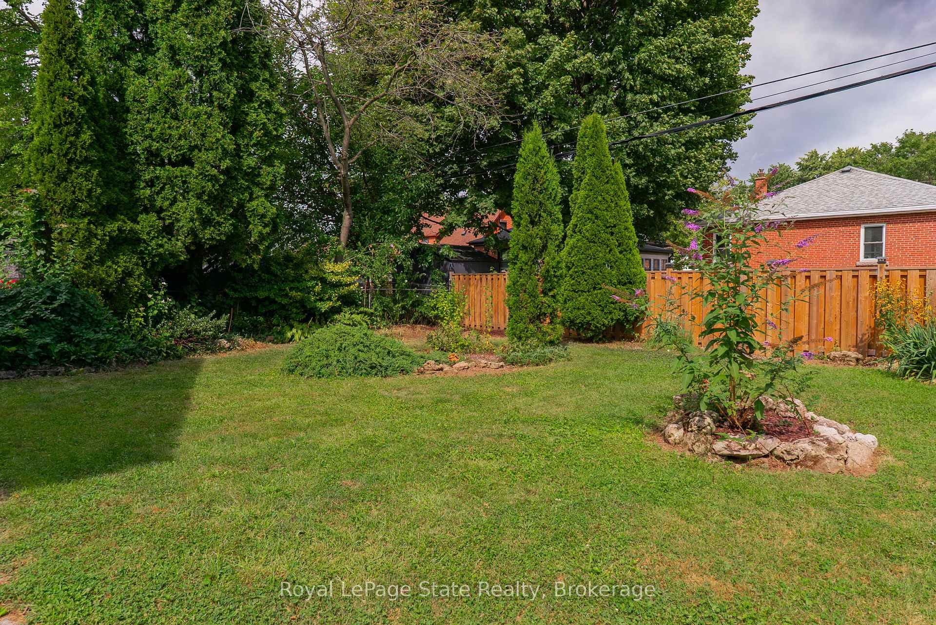 Photo 29 of 8 Cameron Avenue, Hamilton, Dundas — HOMEH