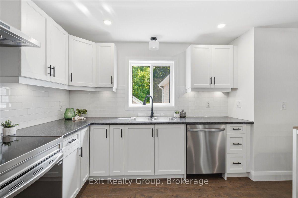 Photo 15 of 8 Albert Street, Prince Edward County, Picton Ward — HOMEH