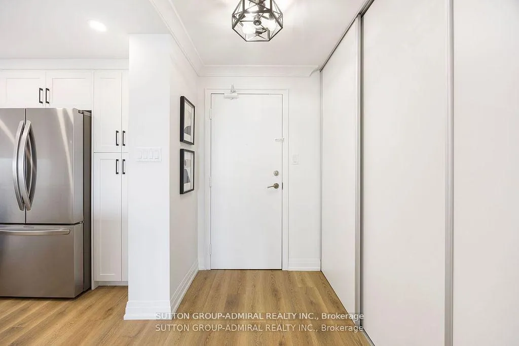 Photo 3 of Unit 602, 11 Townsgate Drive, Vaughan, Crestwood-Springfarm-Yorkhill — HOMEH
