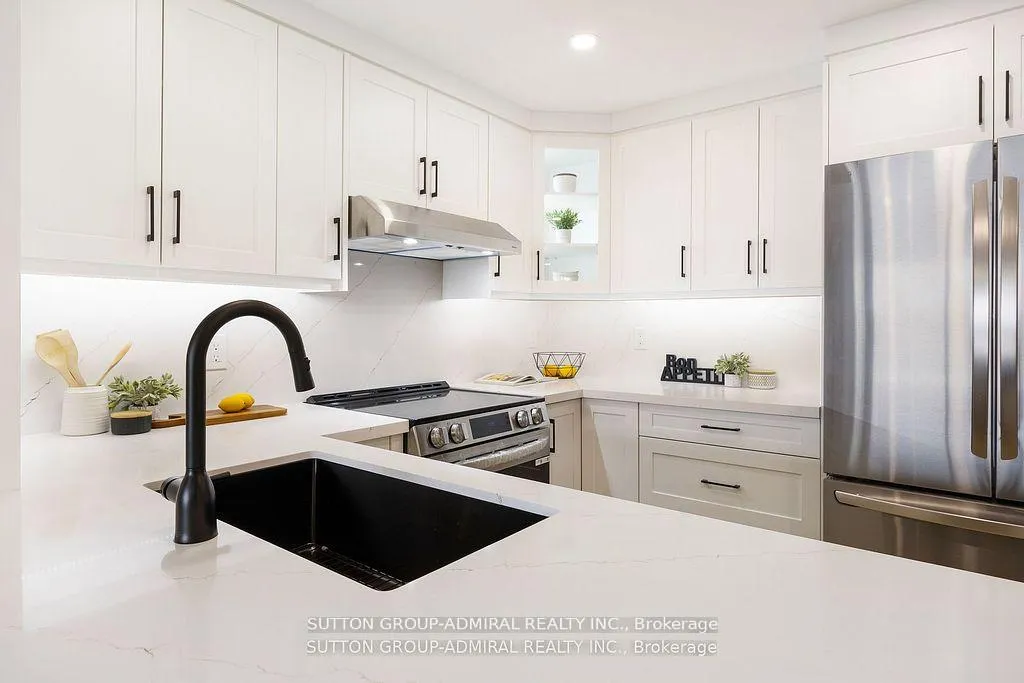 Photo 7 of Unit 602, 11 Townsgate Drive, Vaughan, Crestwood-Springfarm-Yorkhill — HOMEH