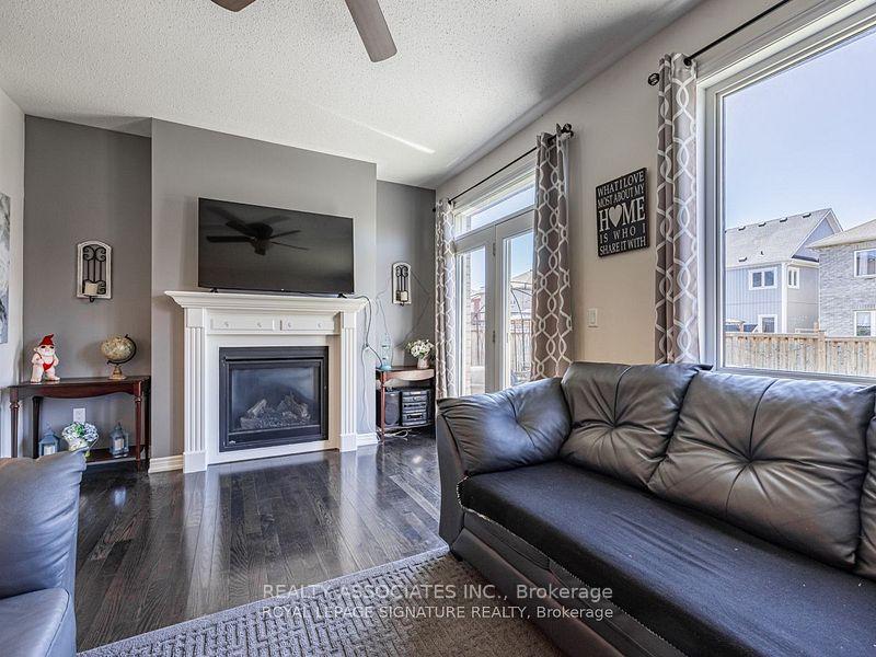 Photo 6 of 64 Pedwell Street, Clarington, Newcastle — HOMEH