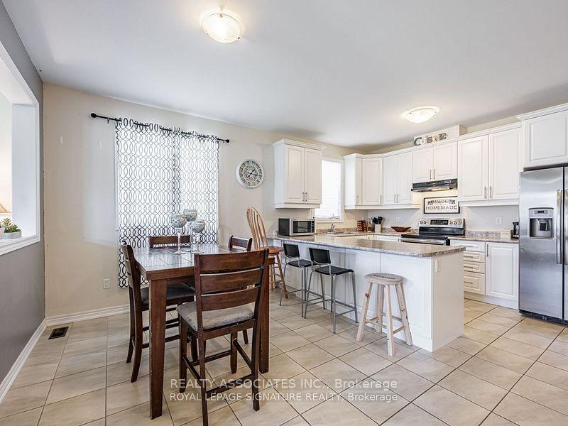 Photo 8 of 64 Pedwell Street, Clarington, Newcastle — HOMEH