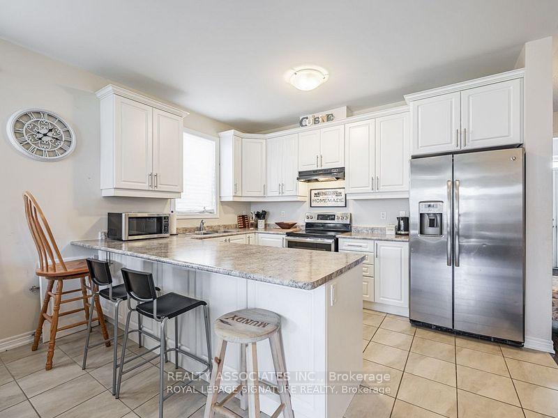 Photo 10 of 64 Pedwell Street, Clarington, Newcastle — HOMEH