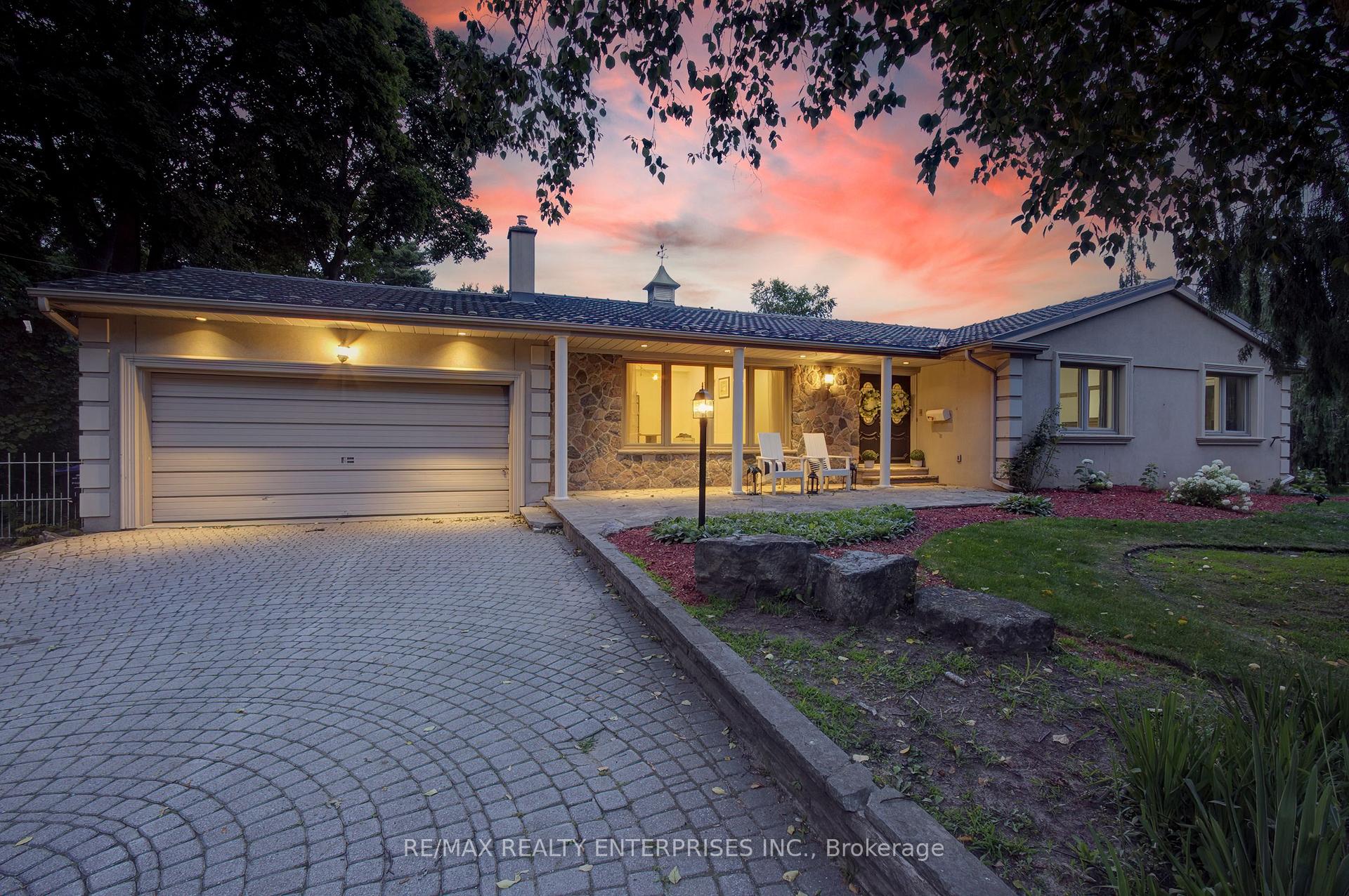 Photo 2 of 551 Cochise Crescent, Mississauga, Lorne Park — HOMEH