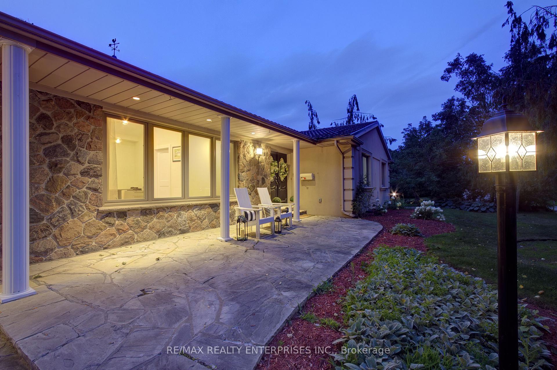 Photo 5 of 551 Cochise Crescent, Mississauga, Lorne Park — HOMEH