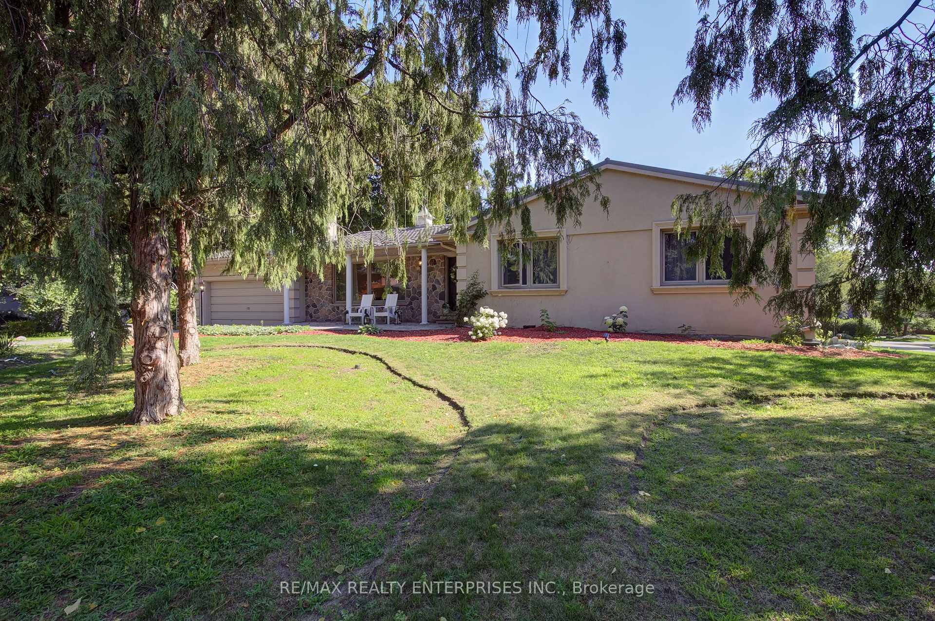 Photo 6 of 551 Cochise Crescent, Mississauga, Lorne Park — HOMEH