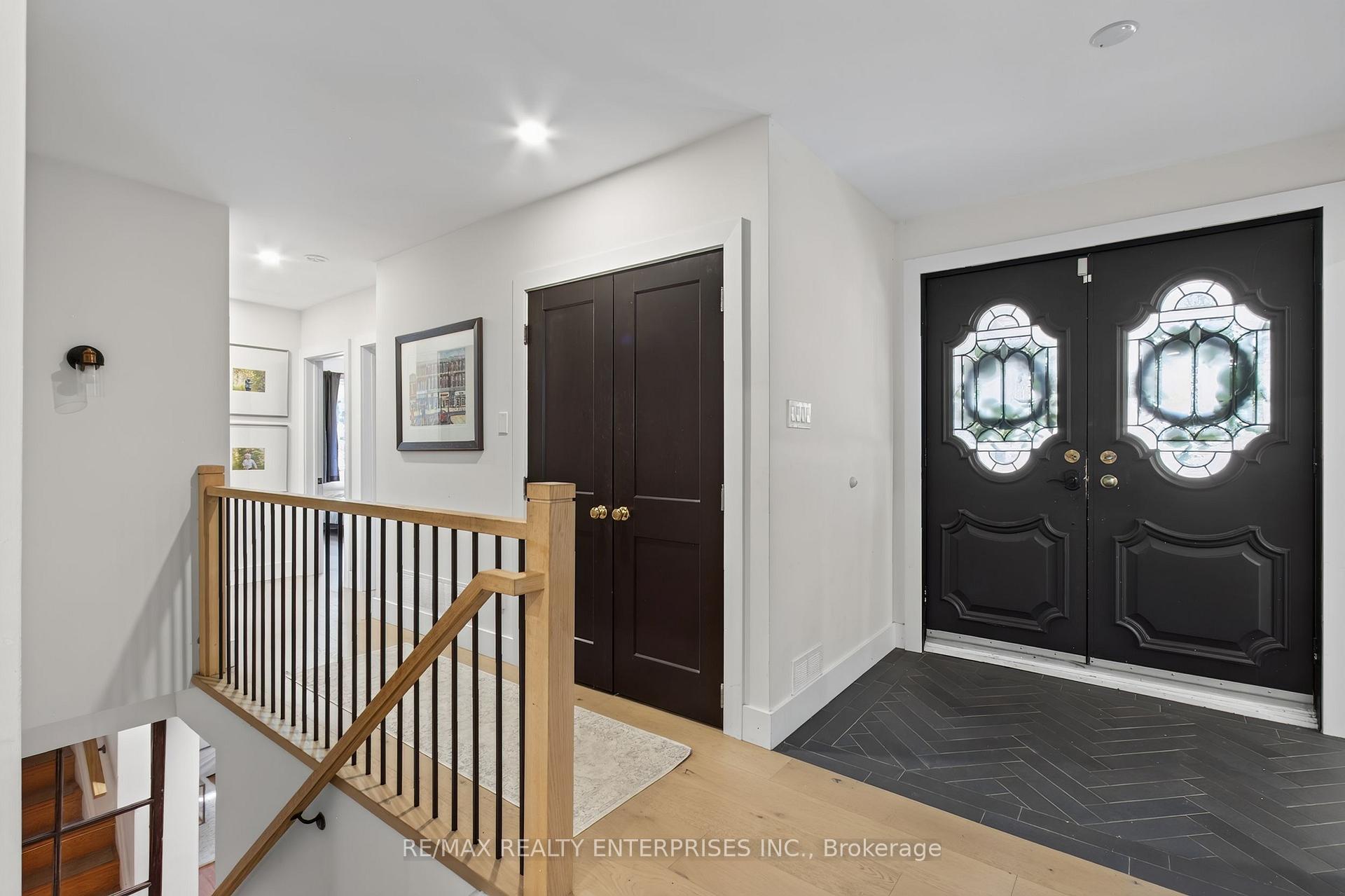 Photo 7 of 551 Cochise Crescent, Mississauga, Lorne Park — HOMEH