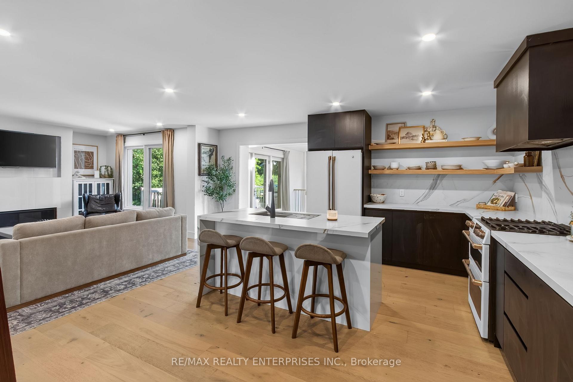 Photo 10 of 551 Cochise Crescent, Mississauga, Lorne Park — HOMEH