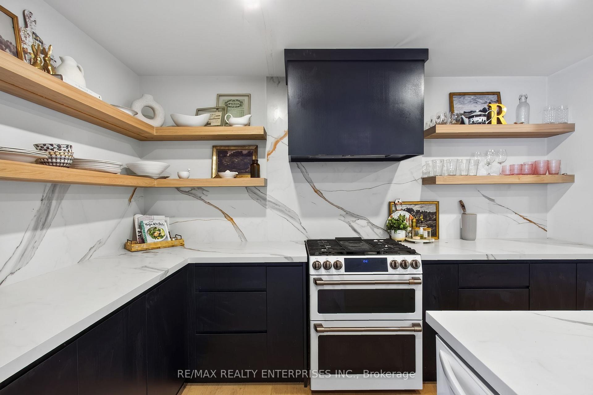 Photo 13 of 551 Cochise Crescent, Mississauga, Lorne Park — HOMEH