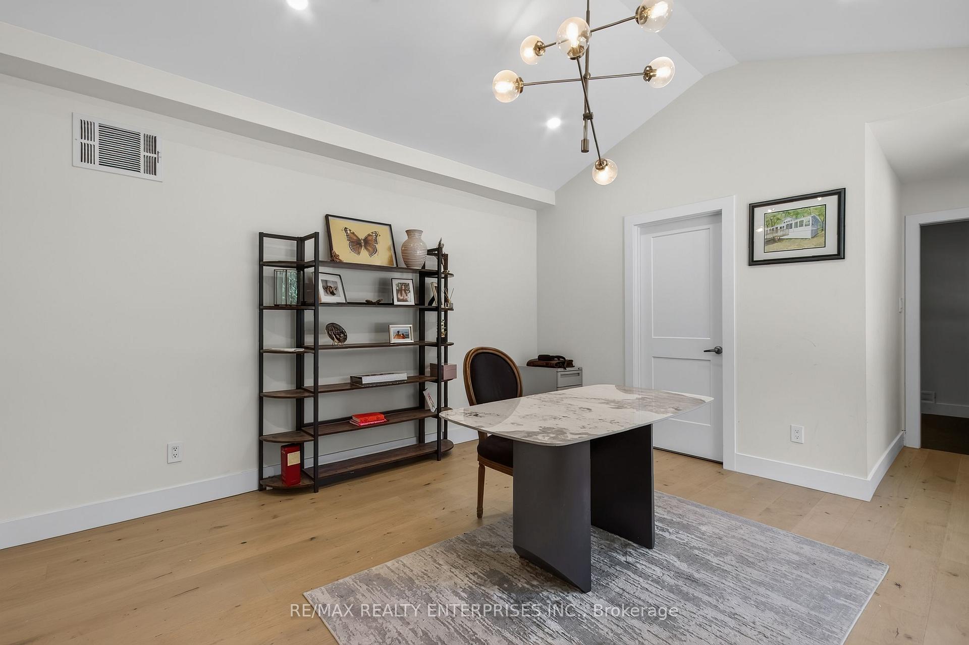 Photo 22 of 551 Cochise Crescent, Mississauga, Lorne Park — HOMEH