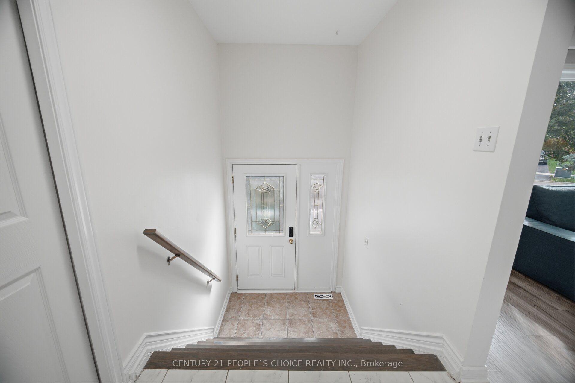 Photo 4 of 578 Cavell Drive, Mississauga, Cooksville — HOMEH