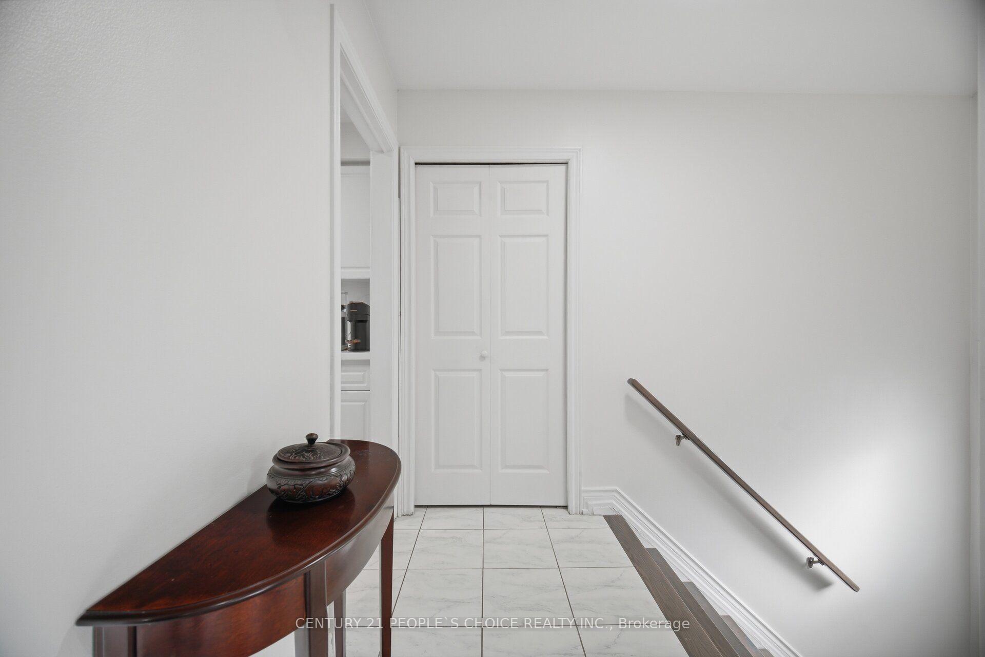 Photo 6 of 578 Cavell Drive, Mississauga, Cooksville — HOMEH