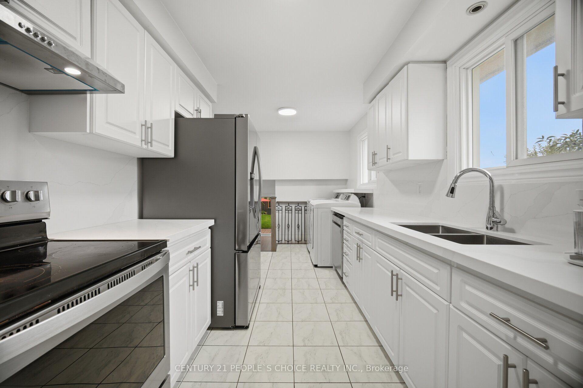 Photo 14 of 578 Cavell Drive, Mississauga, Cooksville — HOMEH