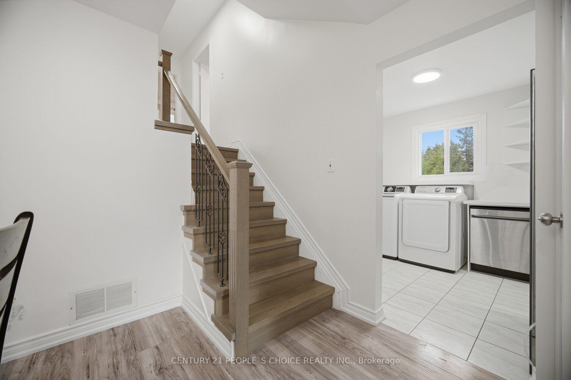 Photo 16 of 578 Cavell Drive, Mississauga, Cooksville — HOMEH