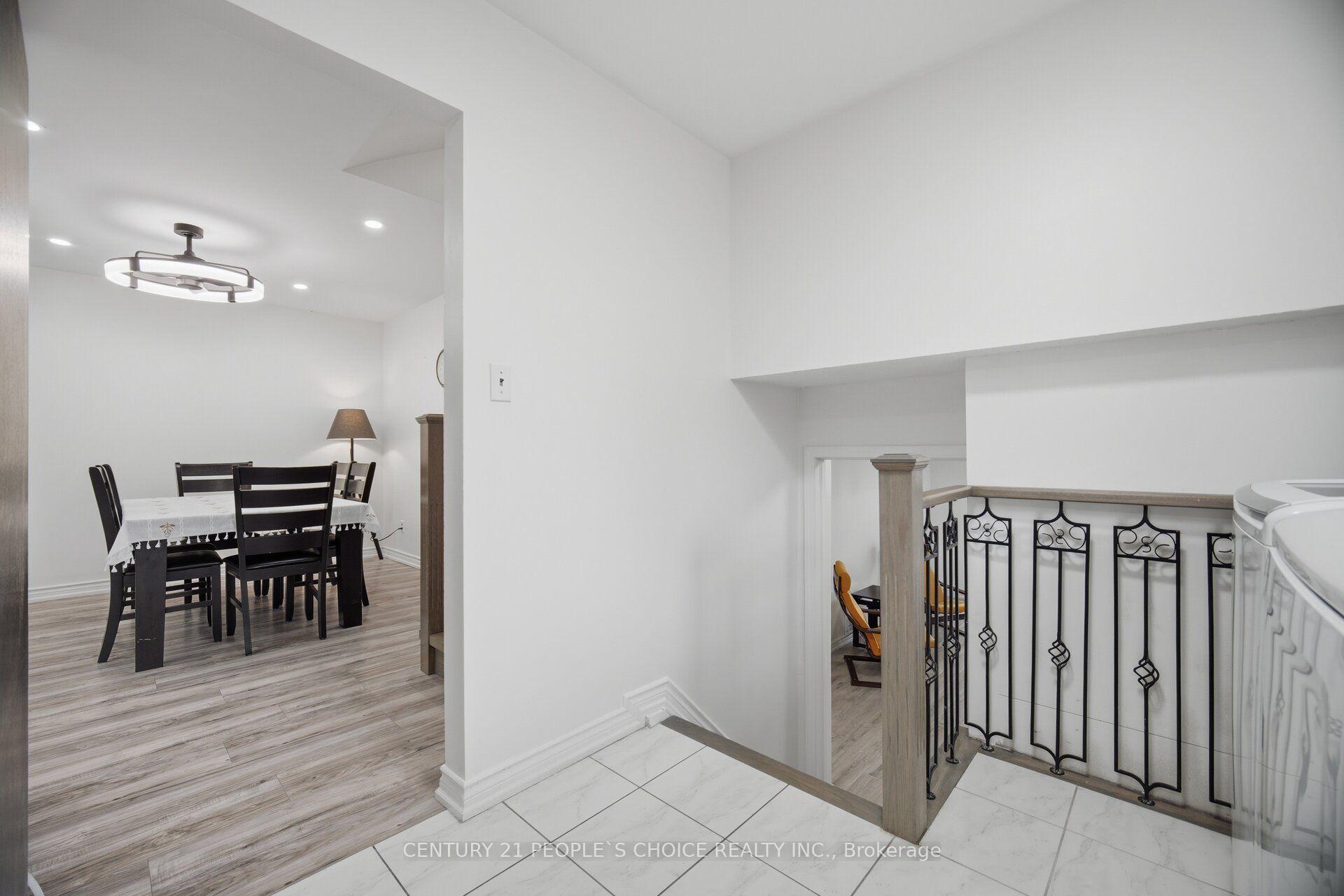 Photo 25 of 578 Cavell Drive, Mississauga, Cooksville — HOMEH