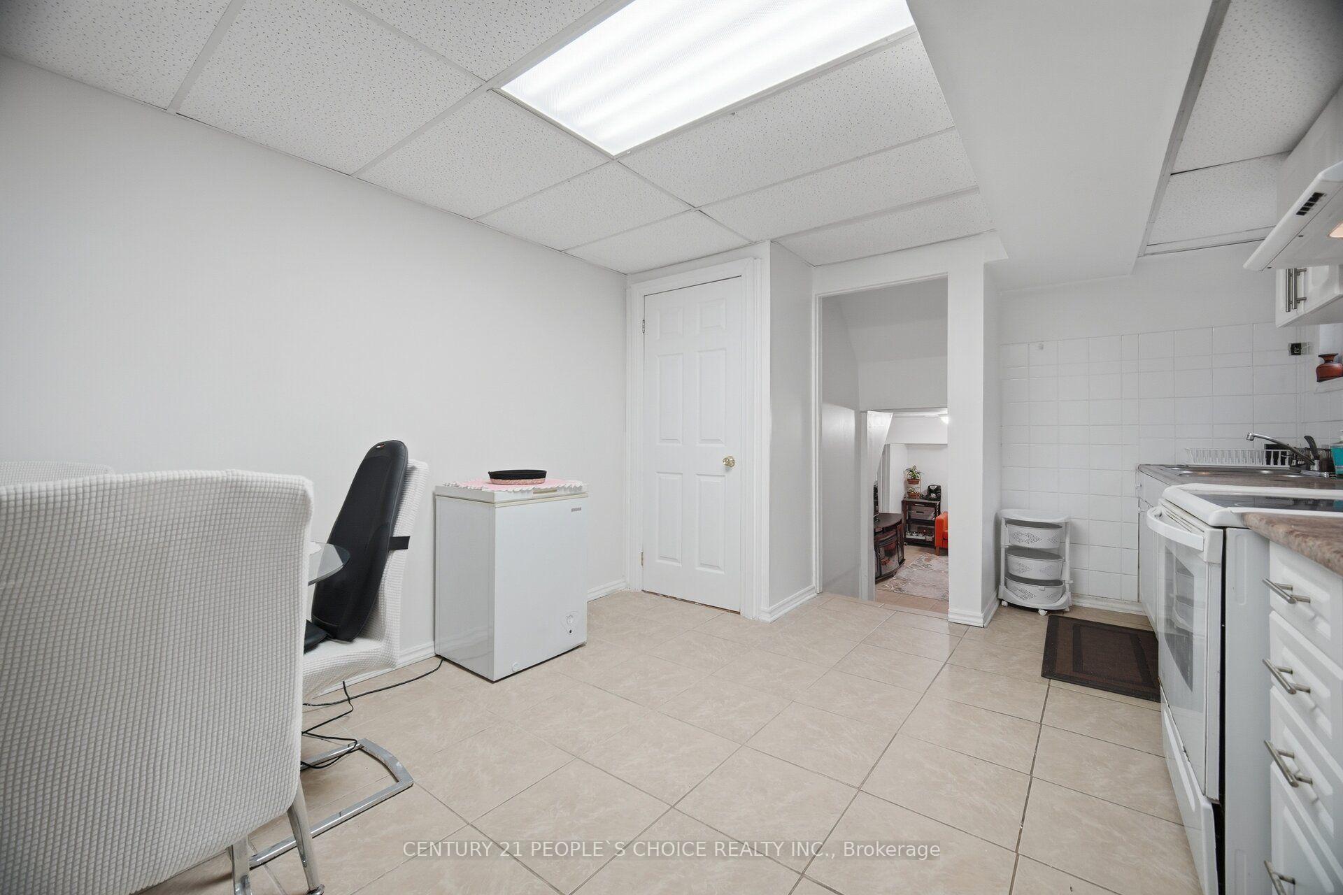Photo 39 of 578 Cavell Drive, Mississauga, Cooksville — HOMEH