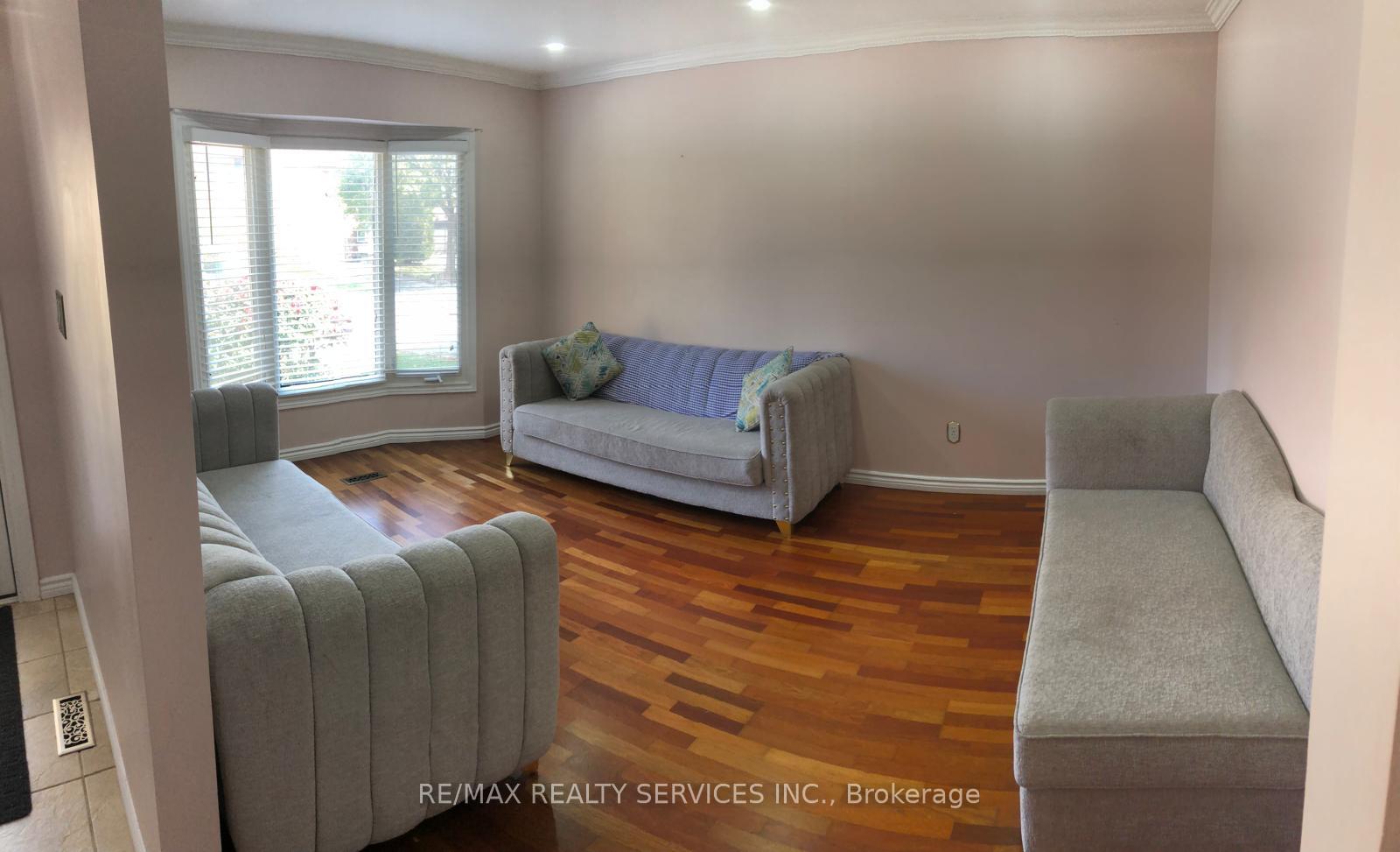Photo 3 of 5 Nimrod Crescent, Brampton, Westgate — HOMEH