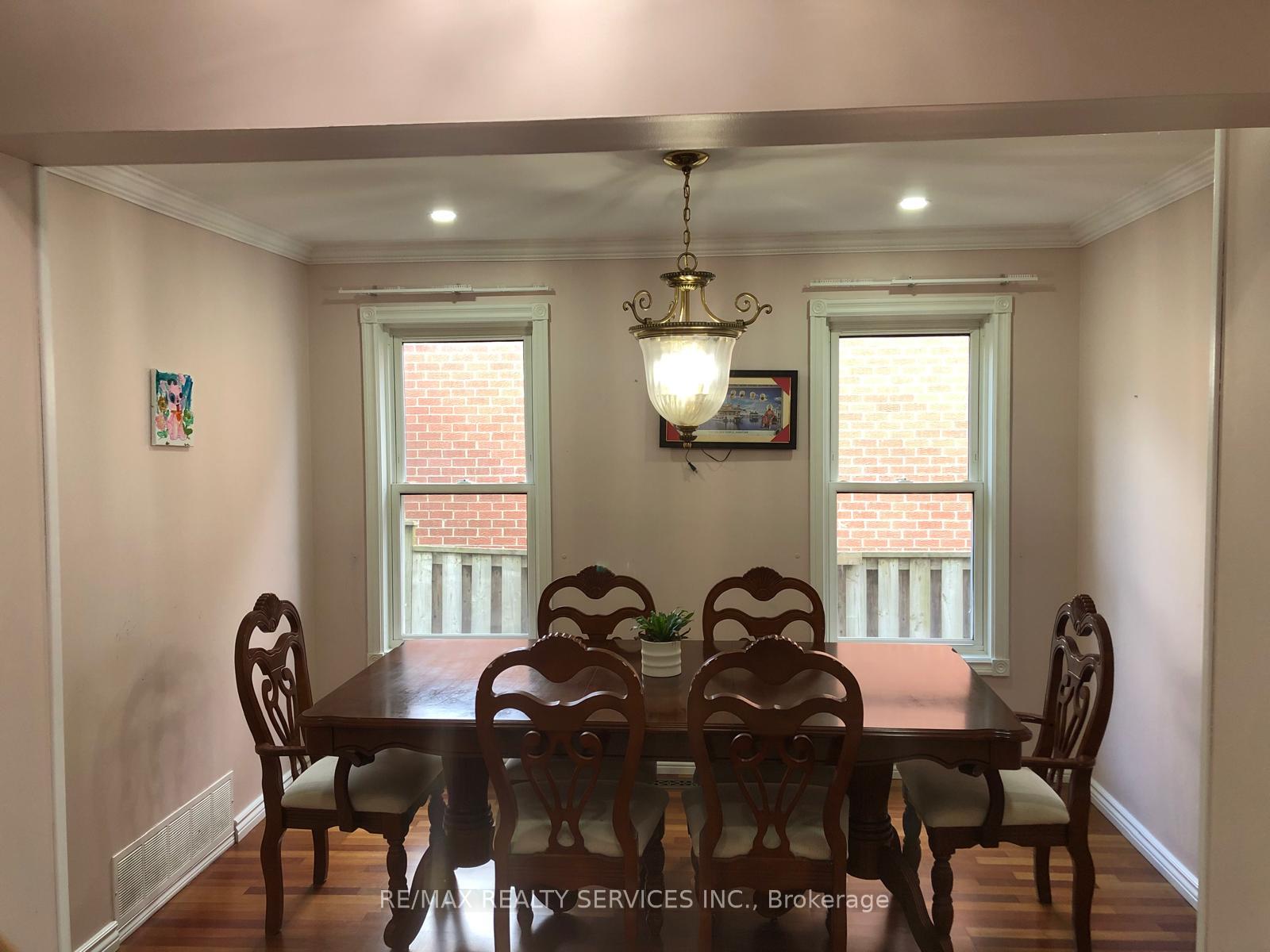 Photo 5 of 5 Nimrod Crescent, Brampton, Westgate — HOMEH