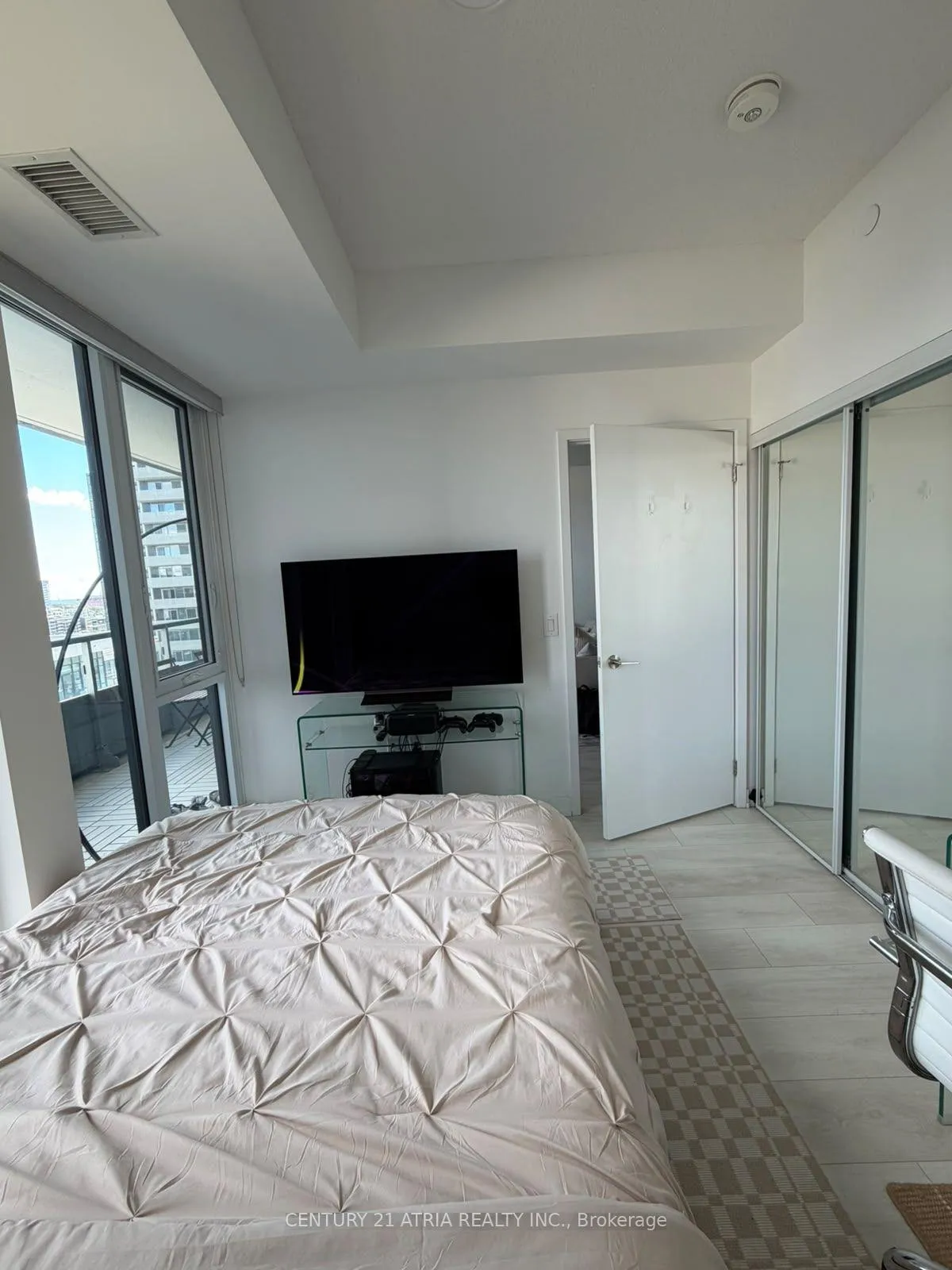 Photo 8 of Unit 1312, 225 Sumach Street, Toronto, Regent Park — HOMEH