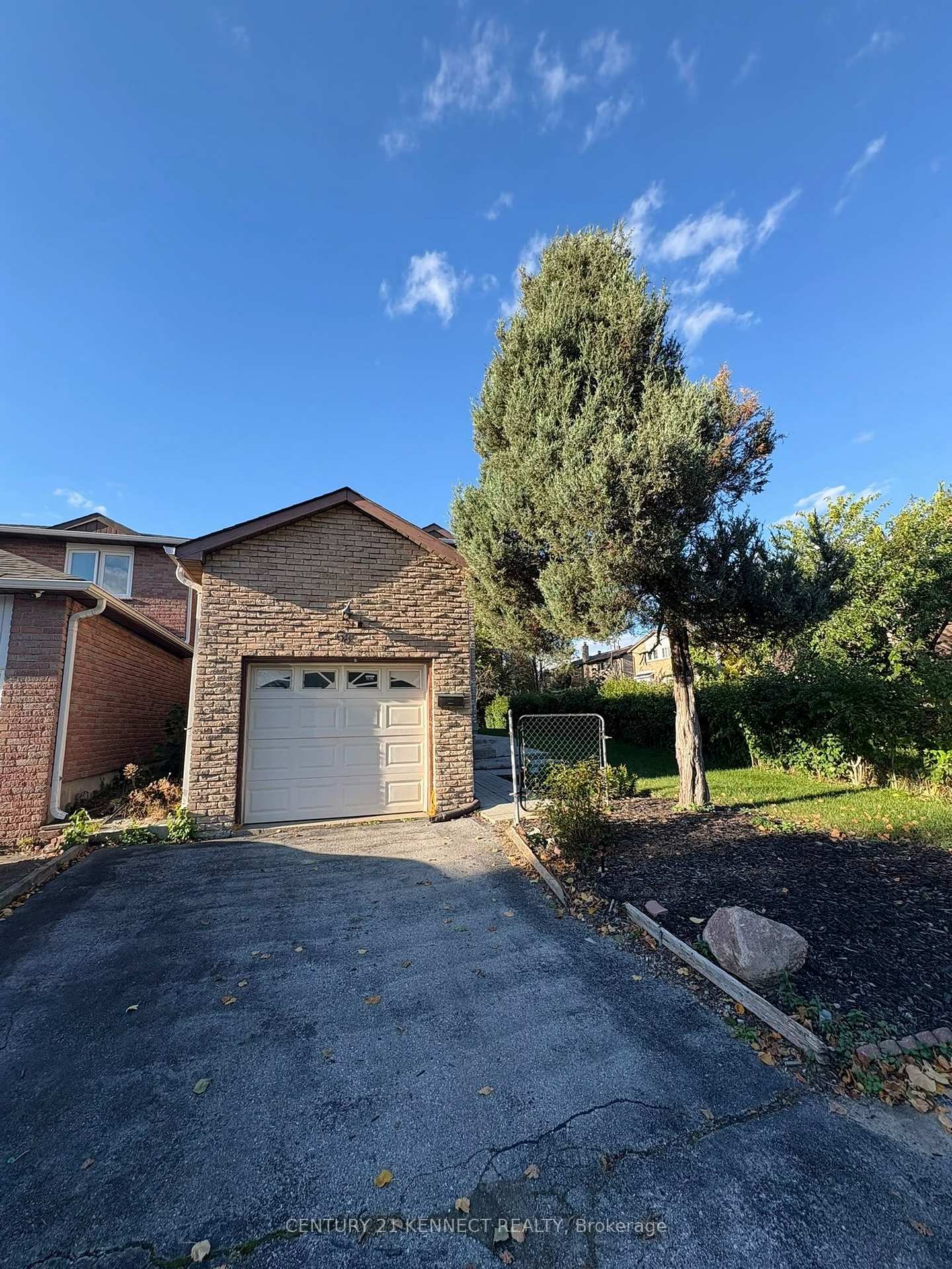 Photo 1 of 68 Larksmere Court, Markham, Milliken Mills West — HOMEH