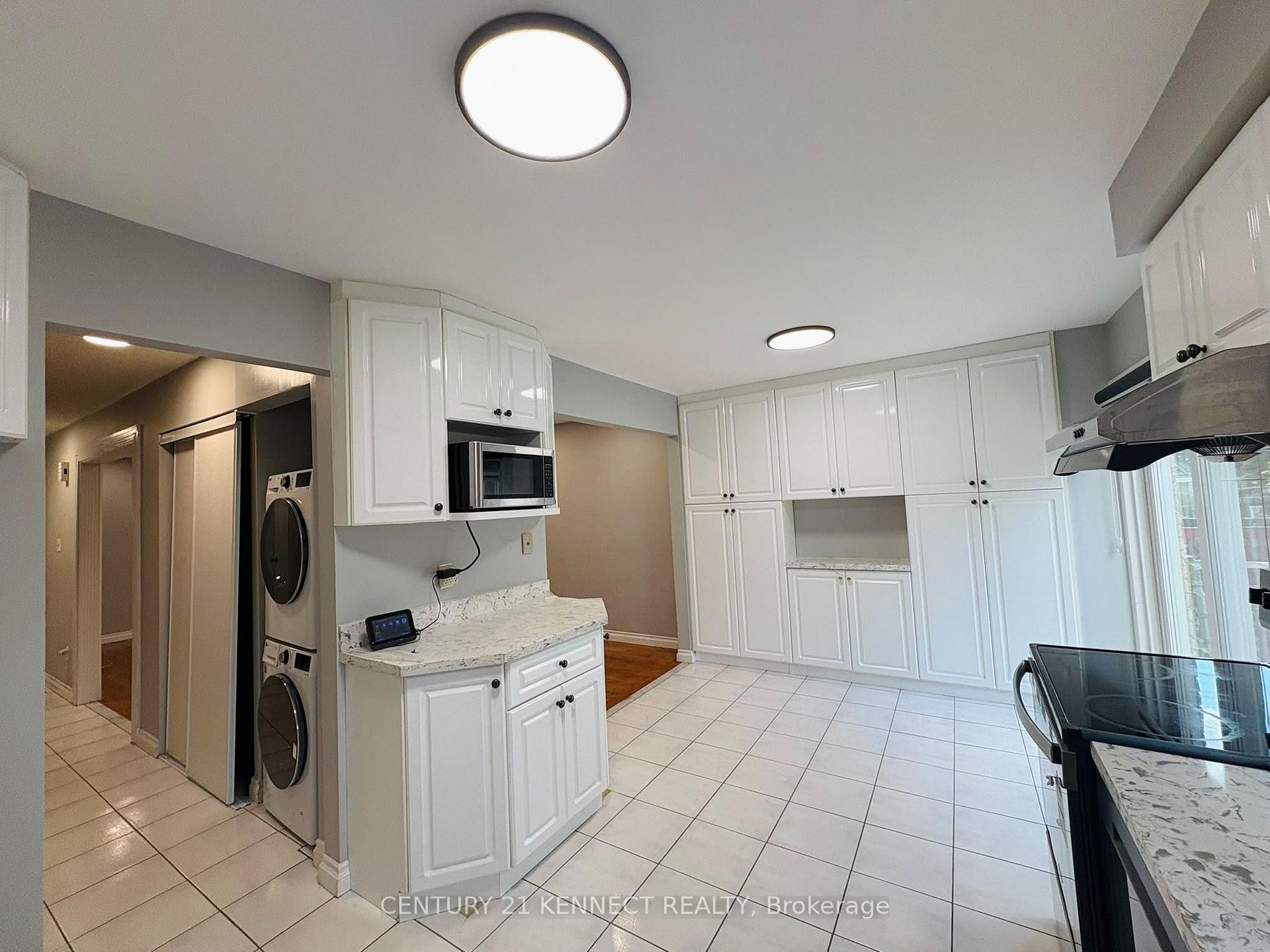Photo 5 of 68 Larksmere Court, Markham, Milliken Mills West — HOMEH