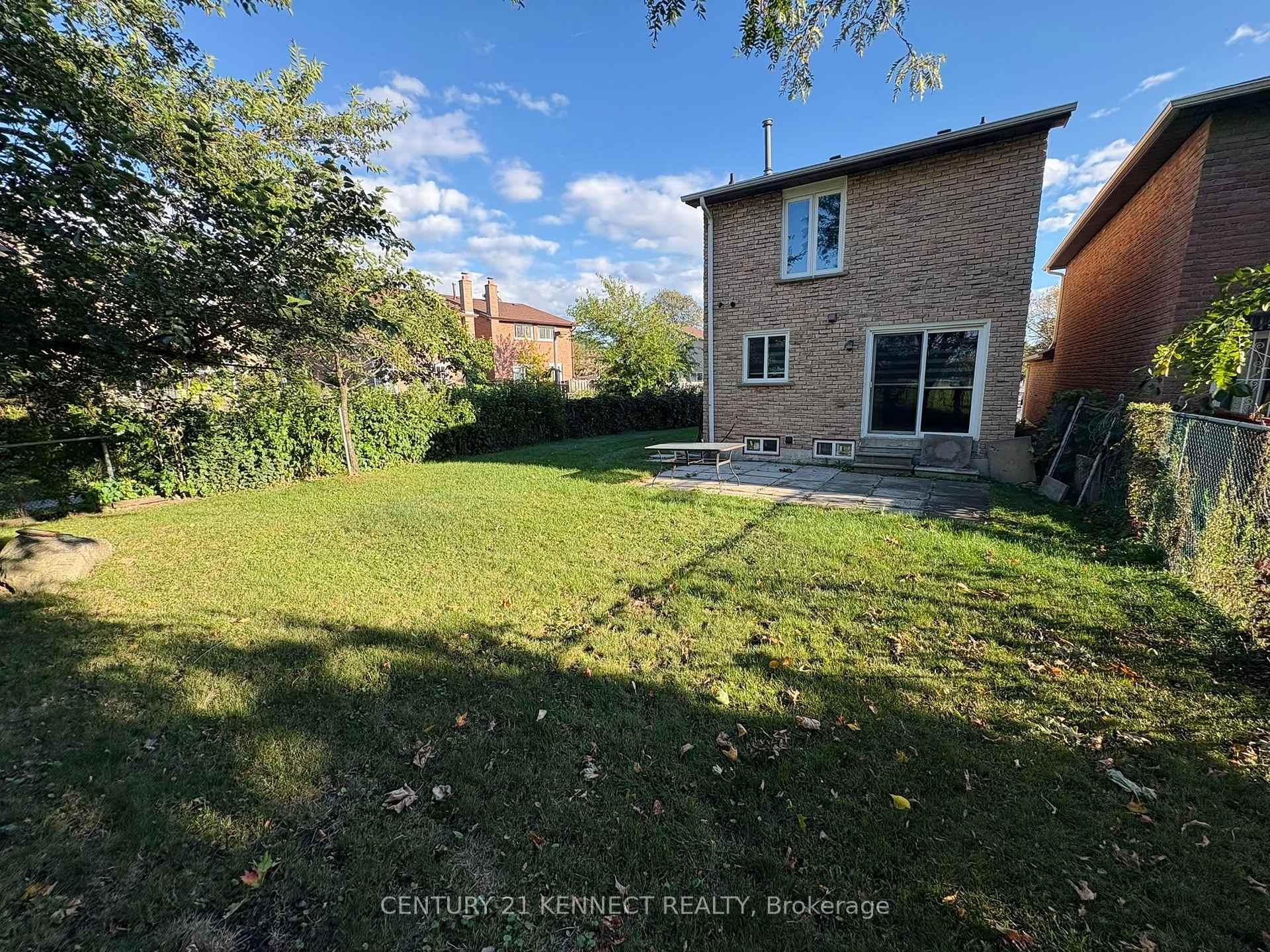 Photo 18 of 68 Larksmere Court, Markham, Milliken Mills West — HOMEH