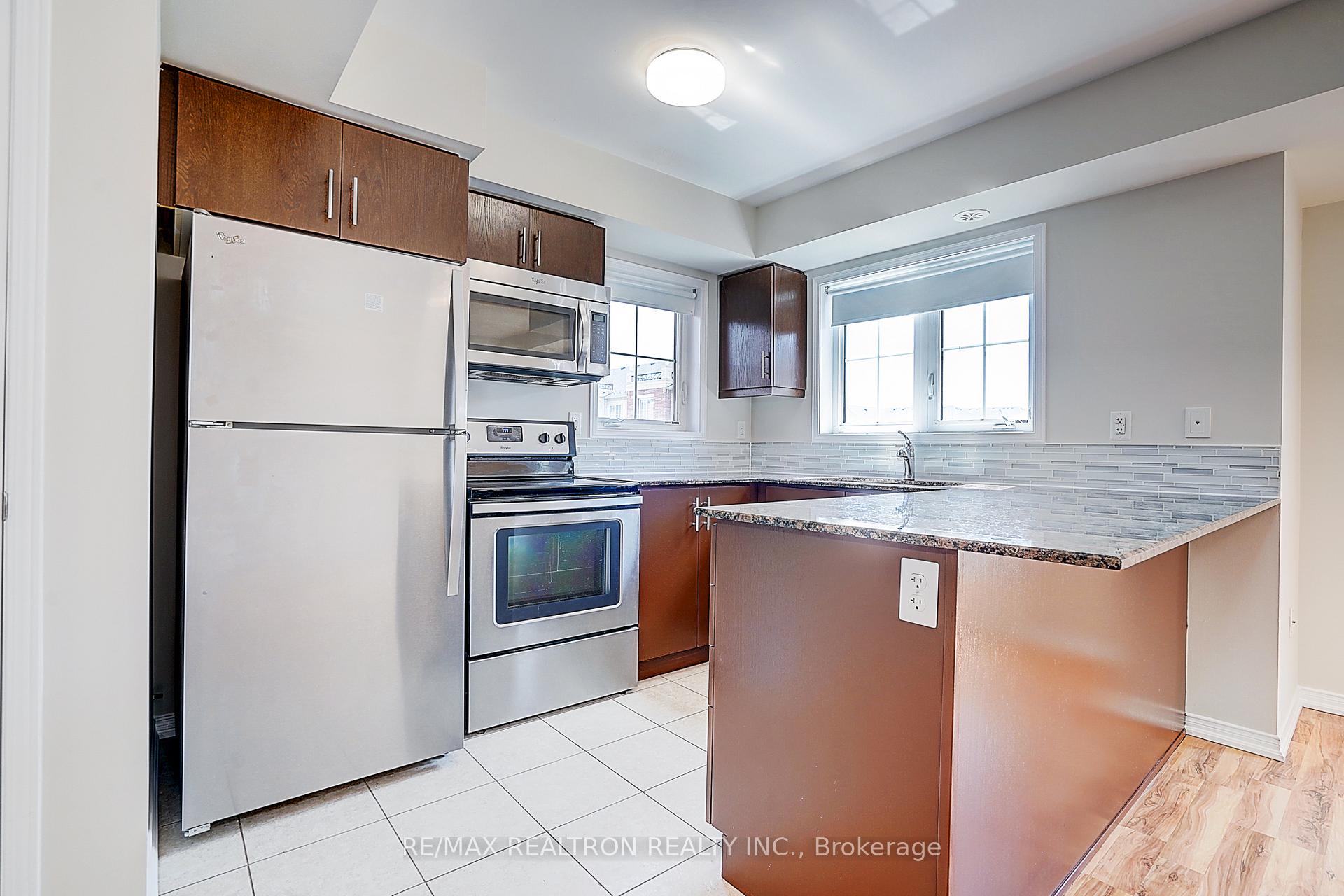 Photo 7 of Unit 16, 2492 Post Road, Oakville, River Oaks — HOMEH