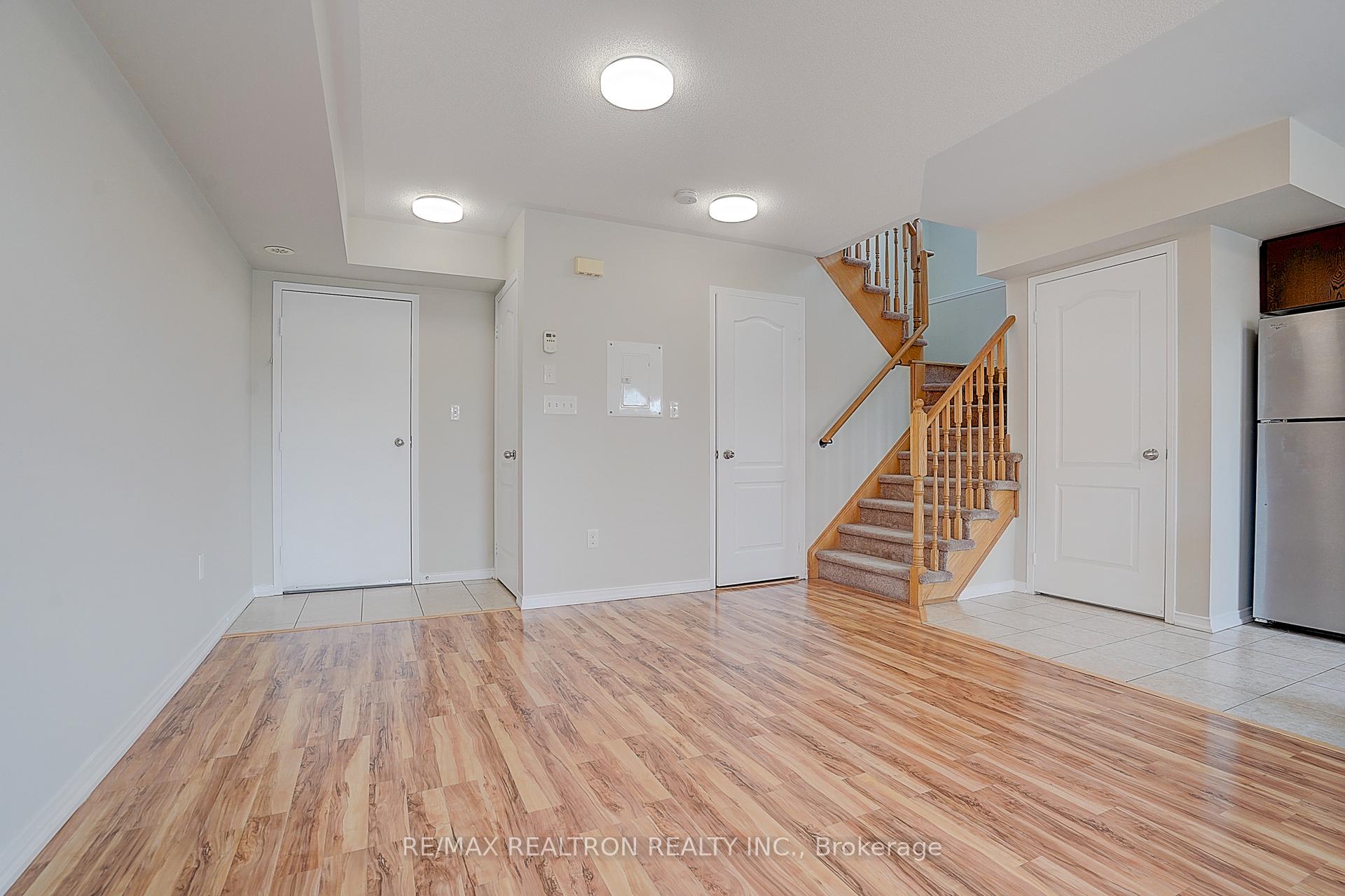 Photo 18 of Unit 16, 2492 Post Road, Oakville, River Oaks — HOMEH