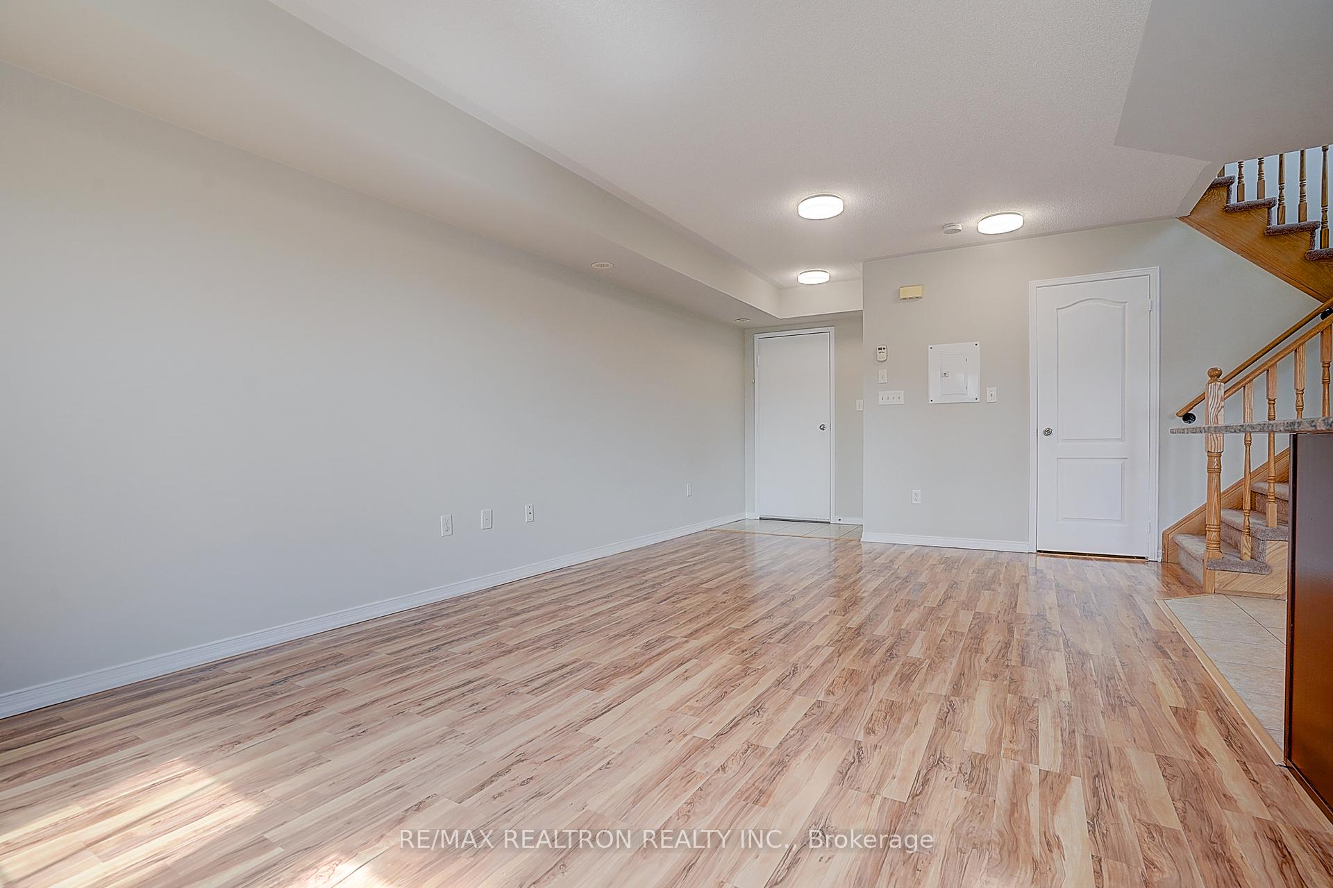Photo 19 of Unit 16, 2492 Post Road, Oakville, River Oaks — HOMEH
