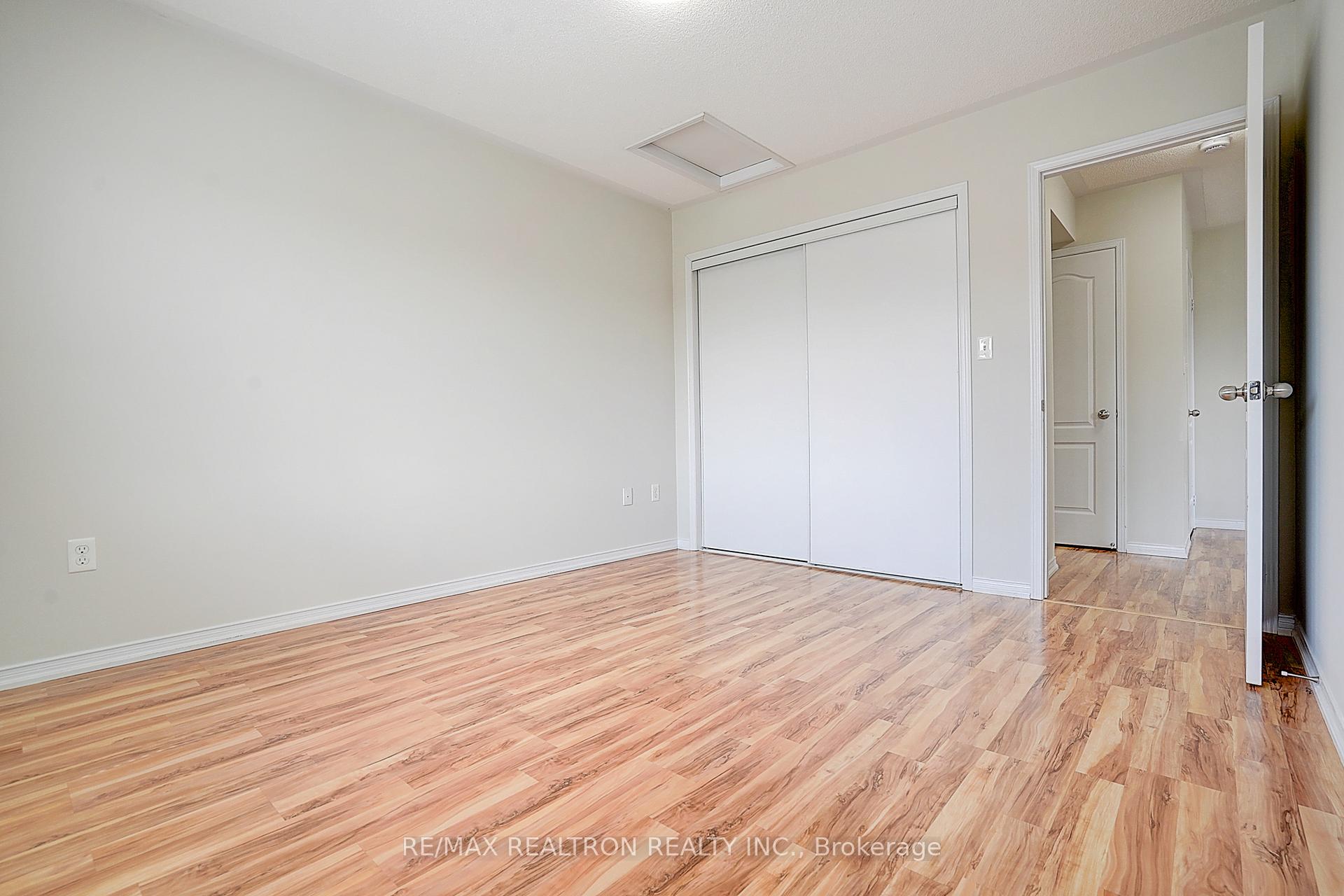 Photo 21 of Unit 16, 2492 Post Road, Oakville, River Oaks — HOMEH