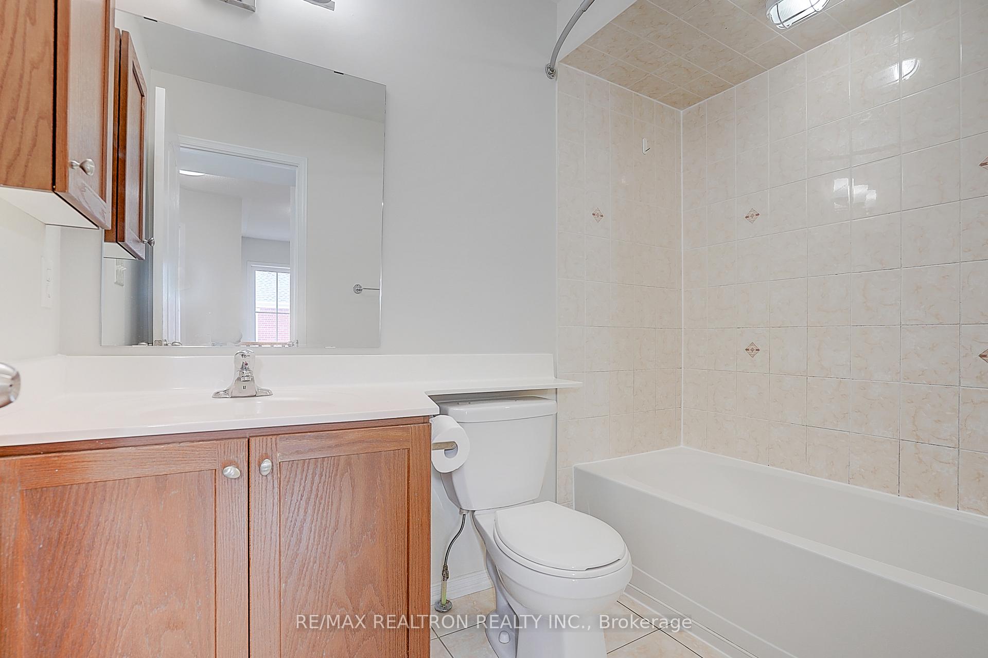 Photo 25 of Unit 16, 2492 Post Road, Oakville, River Oaks — HOMEH
