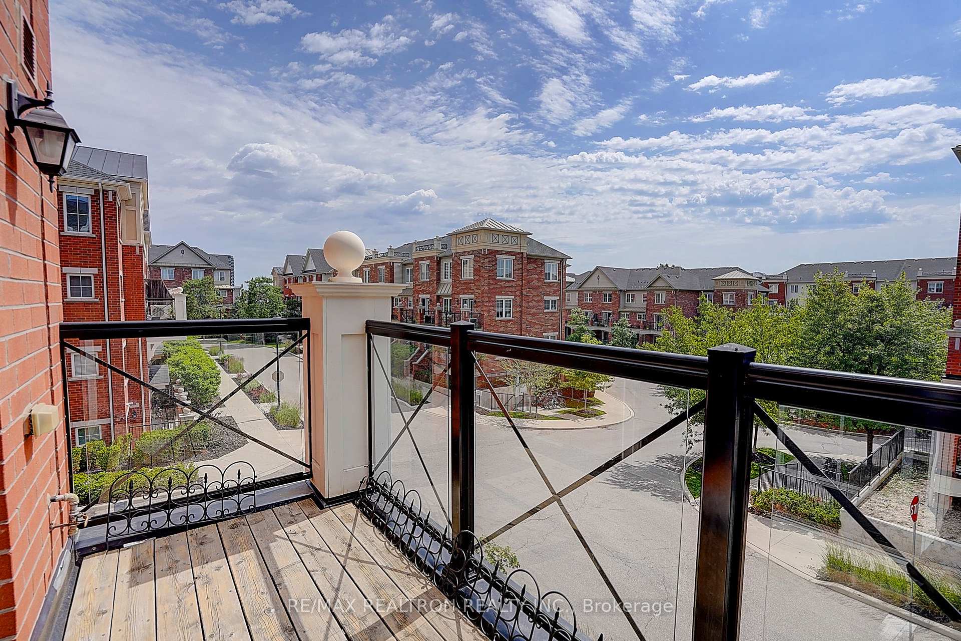 Photo 29 of Unit 16, 2492 Post Road, Oakville, River Oaks — HOMEH