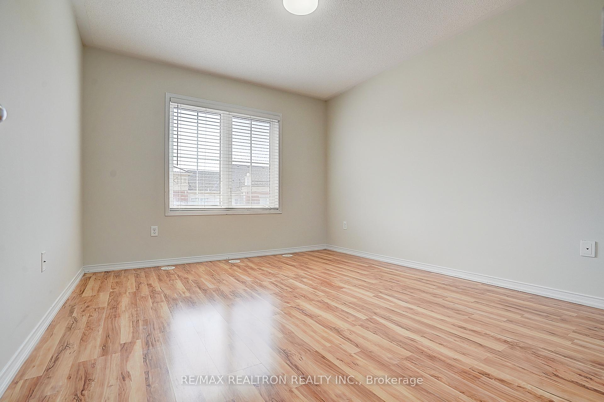 Photo 33 of Unit 16, 2492 Post Road, Oakville, River Oaks — HOMEH