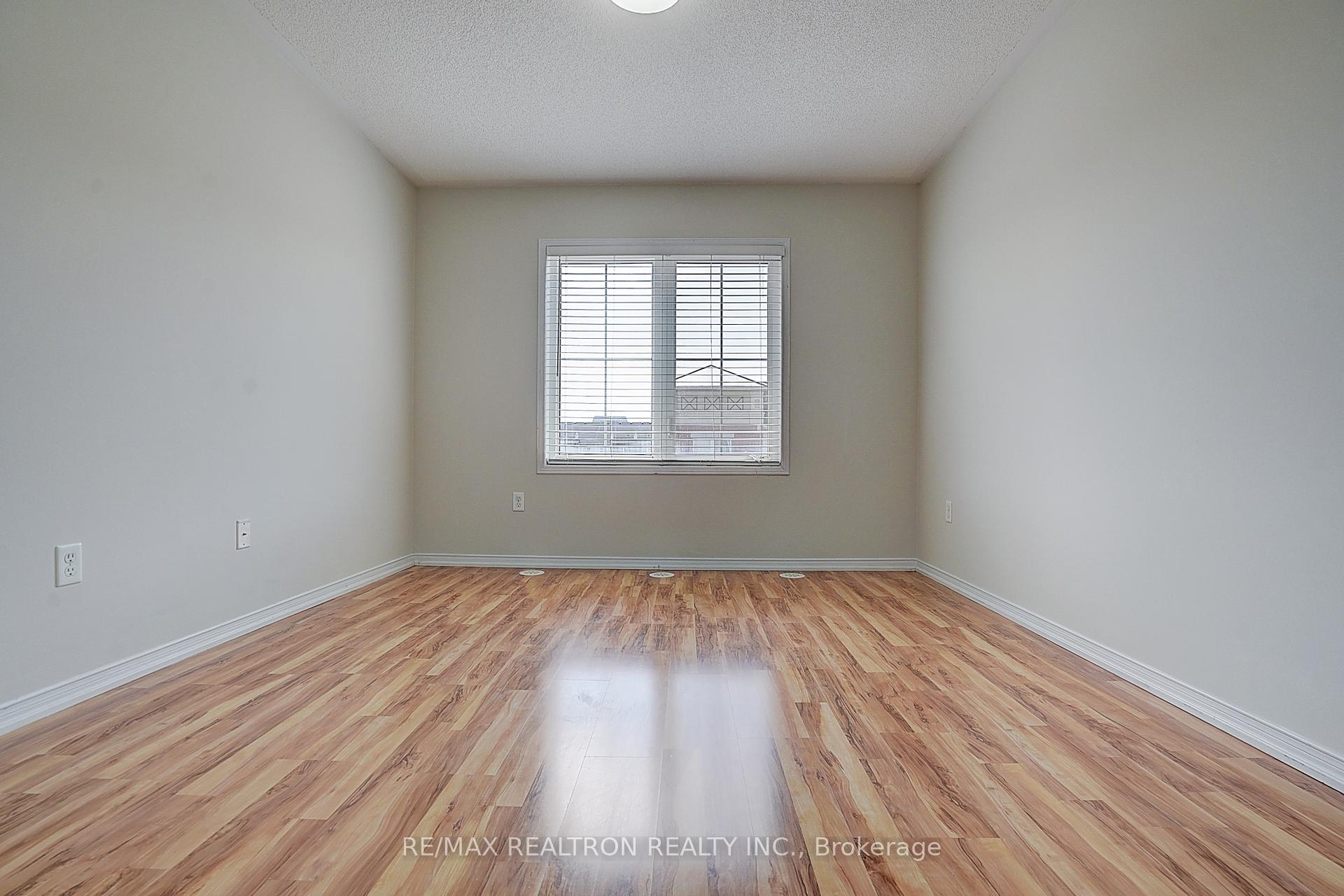 Photo 34 of Unit 16, 2492 Post Road, Oakville, River Oaks — HOMEH