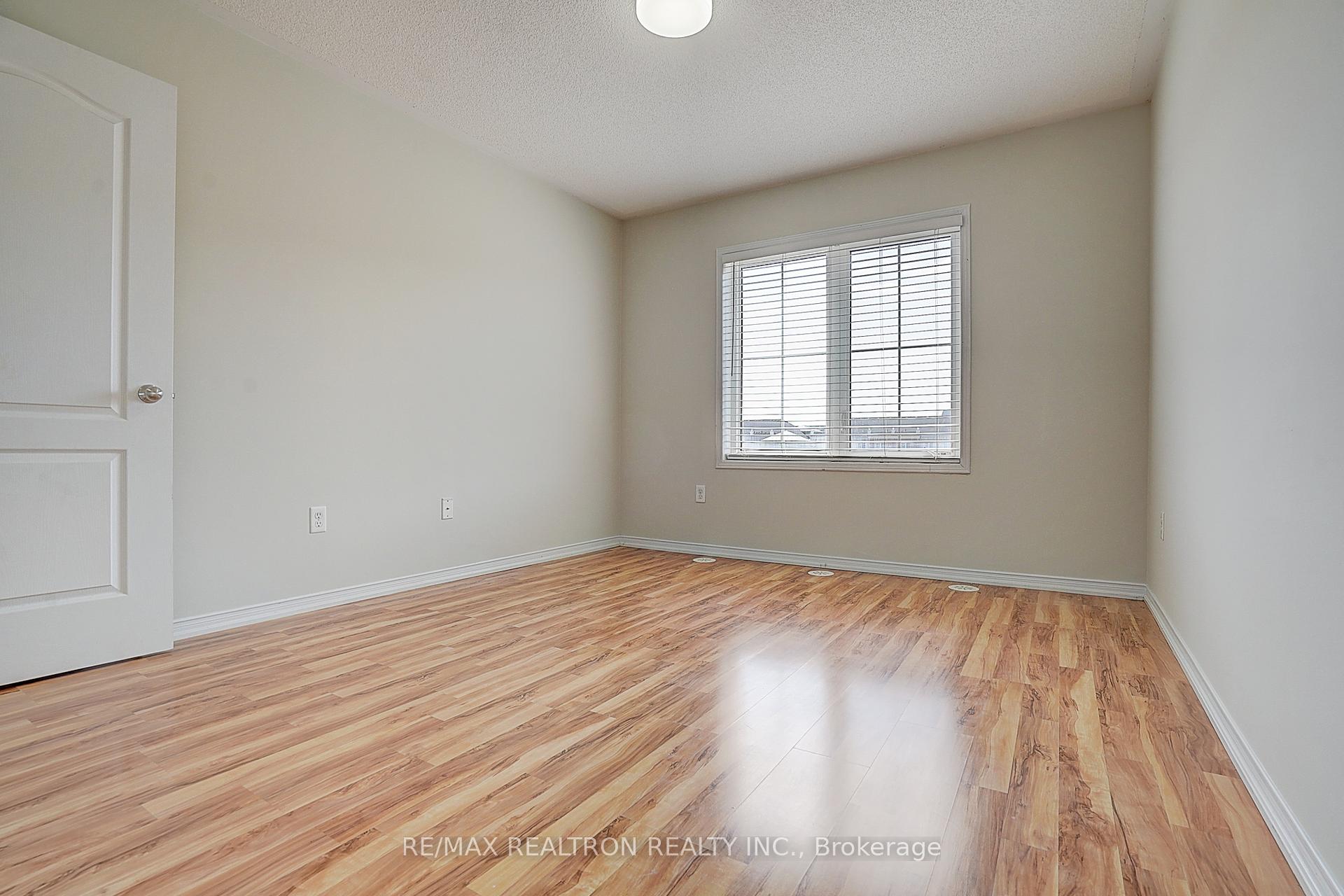 Photo 35 of Unit 16, 2492 Post Road, Oakville, River Oaks — HOMEH