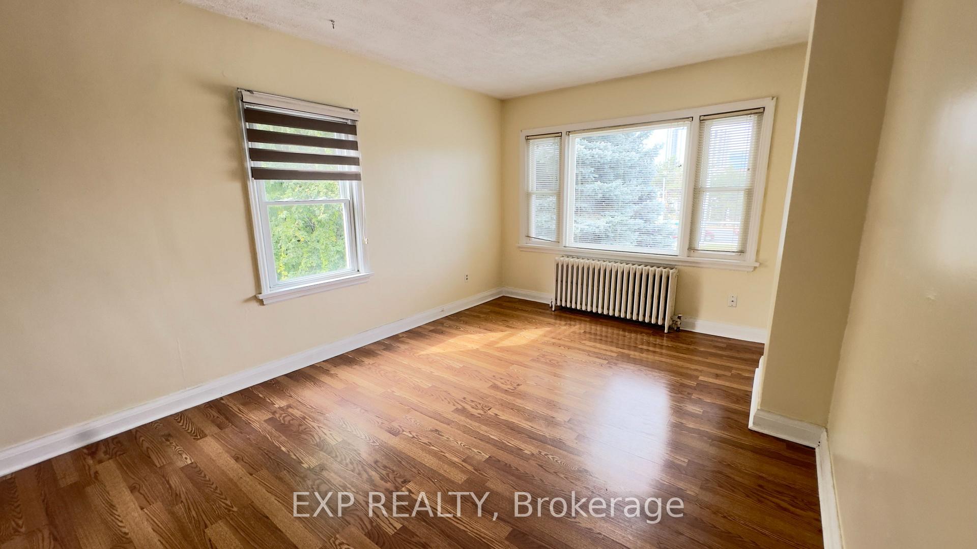 Photo 3 of Unit B 2ND FLOOR, 2 South Drive, St. Catharines, Old Glenridge — HOMEH