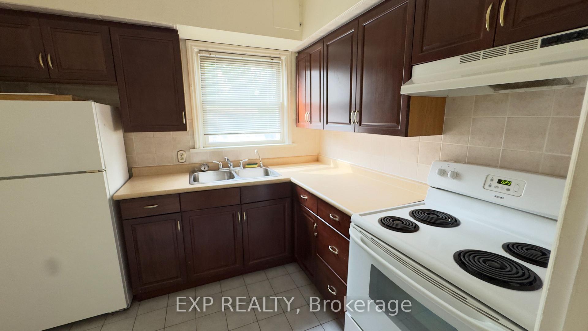 Photo 6 of Unit B 2ND FLOOR, 2 South Drive, St. Catharines, Old Glenridge — HOMEH