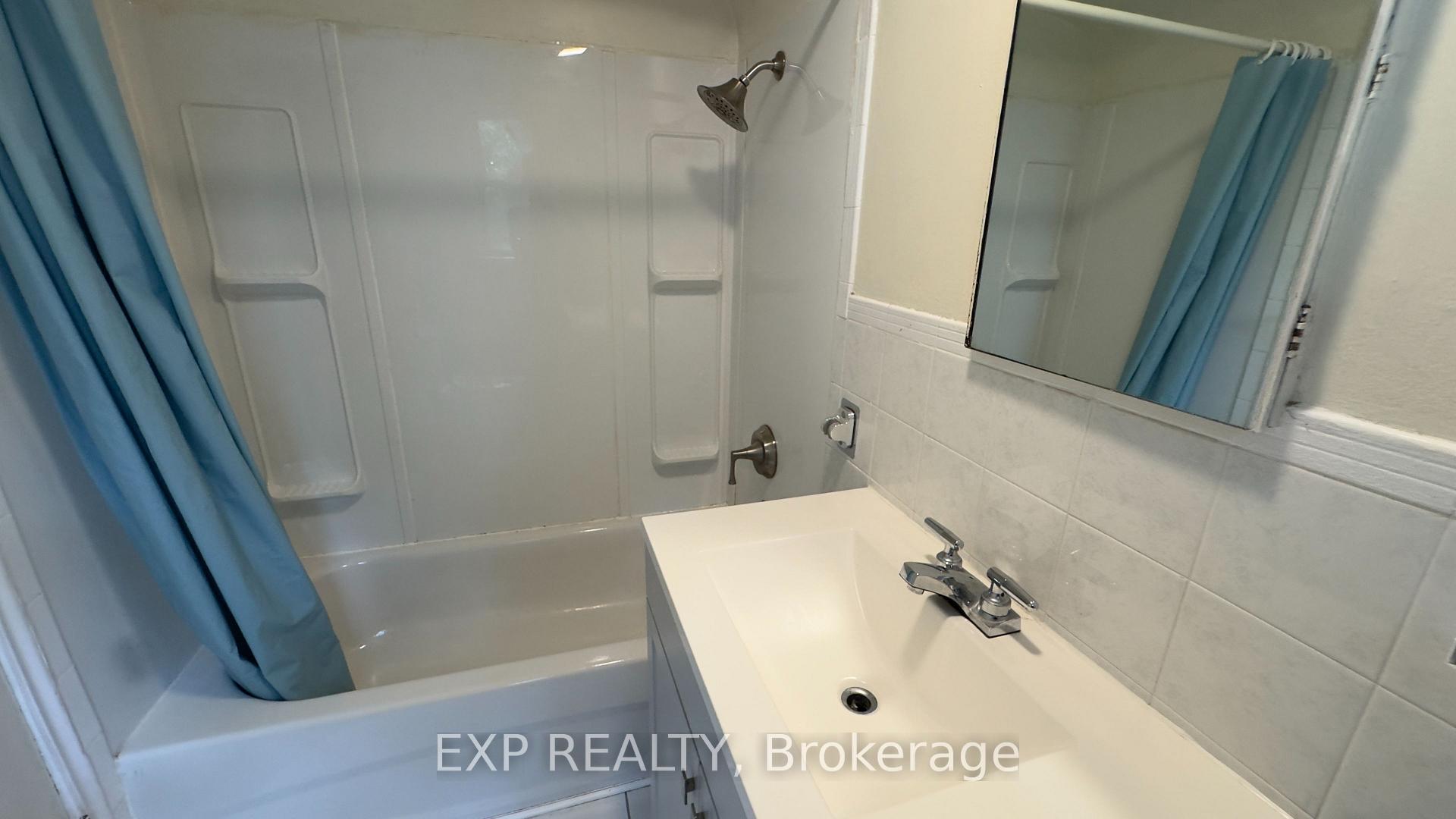 Photo 7 of Unit B 2ND FLOOR, 2 South Drive, St. Catharines, Old Glenridge — HOMEH
