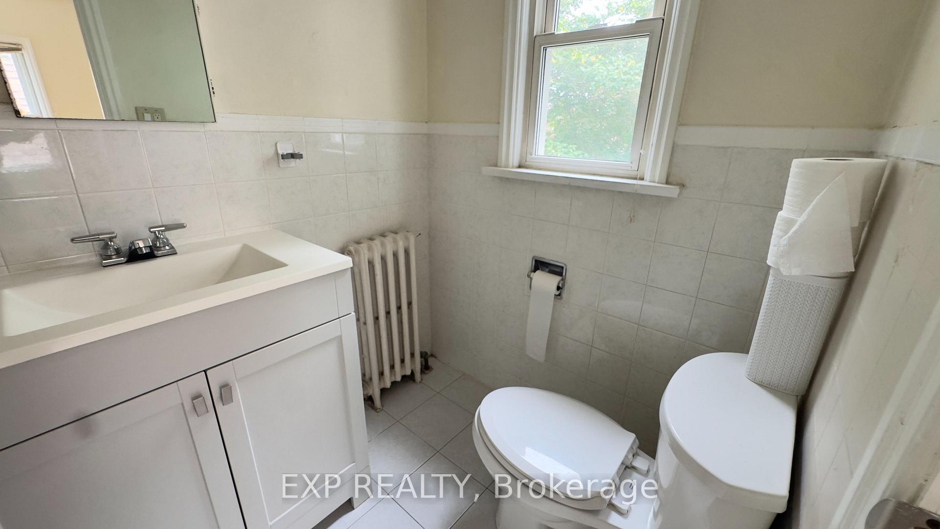 Photo 8 of Unit B 2ND FLOOR, 2 South Drive, St. Catharines, Old Glenridge — HOMEH