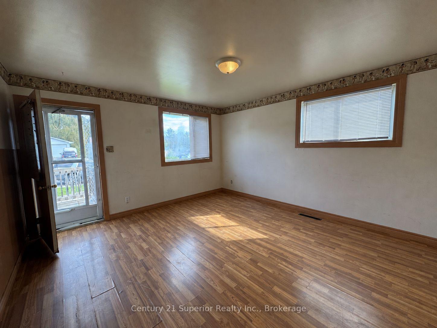 Photo 4 of 34 Flicker Avenue, Manitouwadge, TB-73 — HOMEH