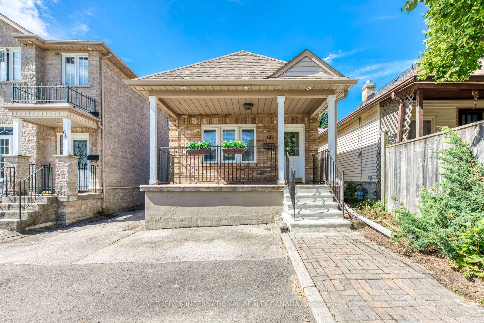 Photo 3 of 66 Twenty Ninth Street, Etobicoke, Long Branch — HOMEH
