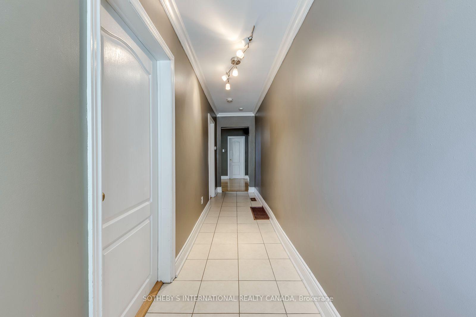Photo 5 of 66 Twenty Ninth Street, Etobicoke, Long Branch — HOMEH