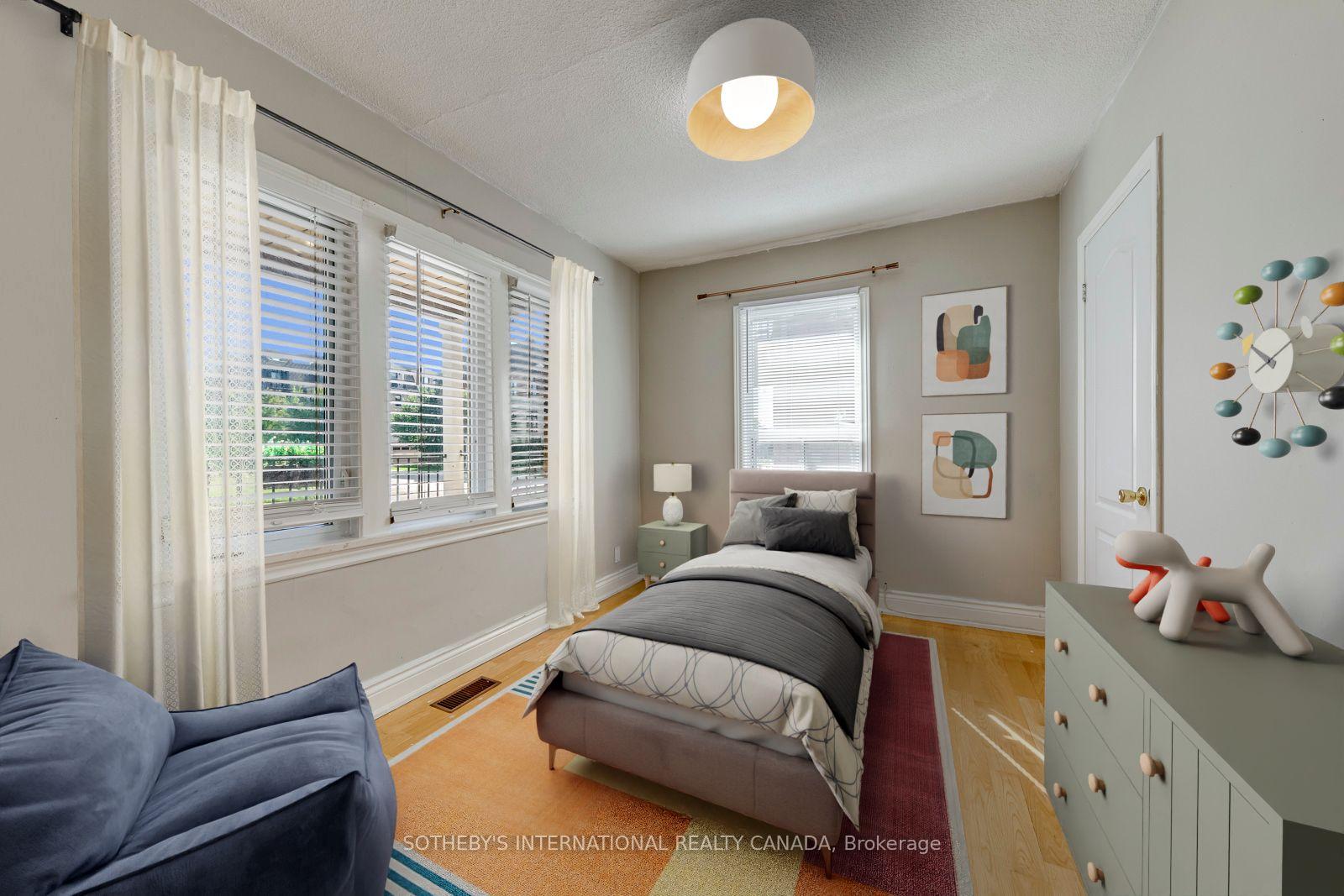 Photo 8 of 66 Twenty Ninth Street, Etobicoke, Long Branch — HOMEH