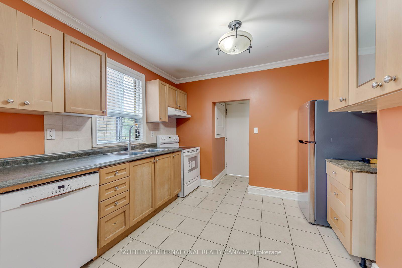 Photo 17 of 66 Twenty Ninth Street, Etobicoke, Long Branch — HOMEH