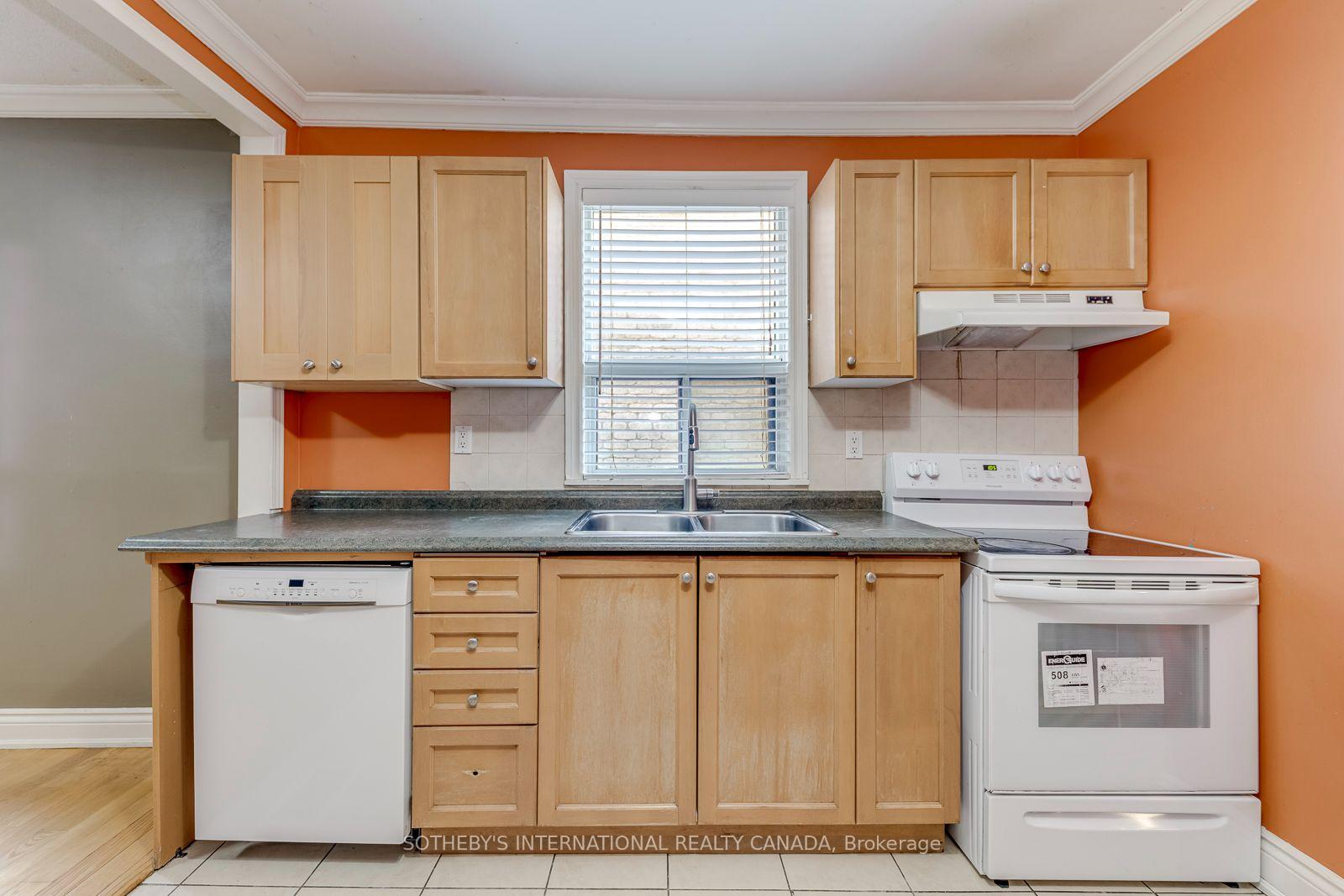Photo 18 of 66 Twenty Ninth Street, Etobicoke, Long Branch — HOMEH