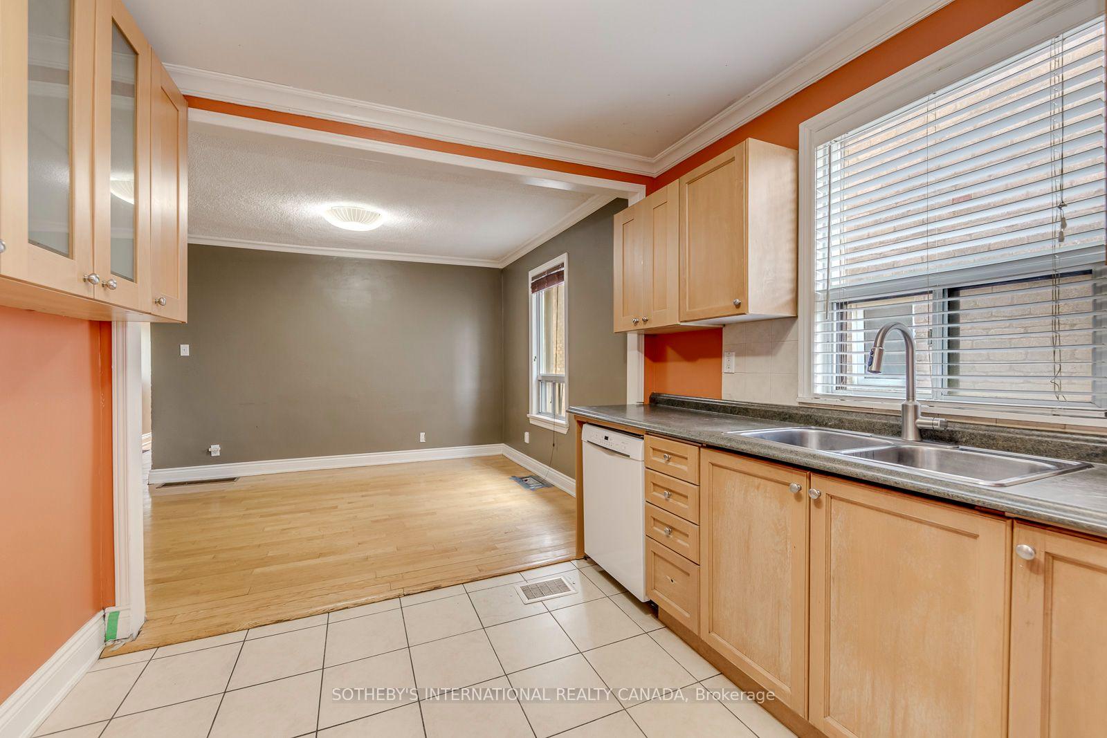 Photo 20 of 66 Twenty Ninth Street, Etobicoke, Long Branch — HOMEH