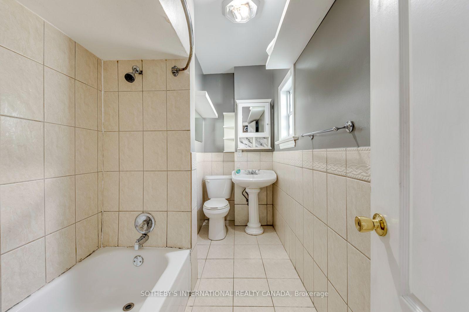 Photo 21 of 66 Twenty Ninth Street, Etobicoke, Long Branch — HOMEH