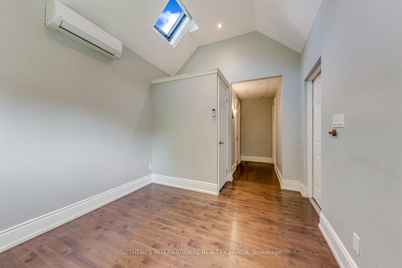 Photo 24 of 66 Twenty Ninth Street, Etobicoke, Long Branch — HOMEH