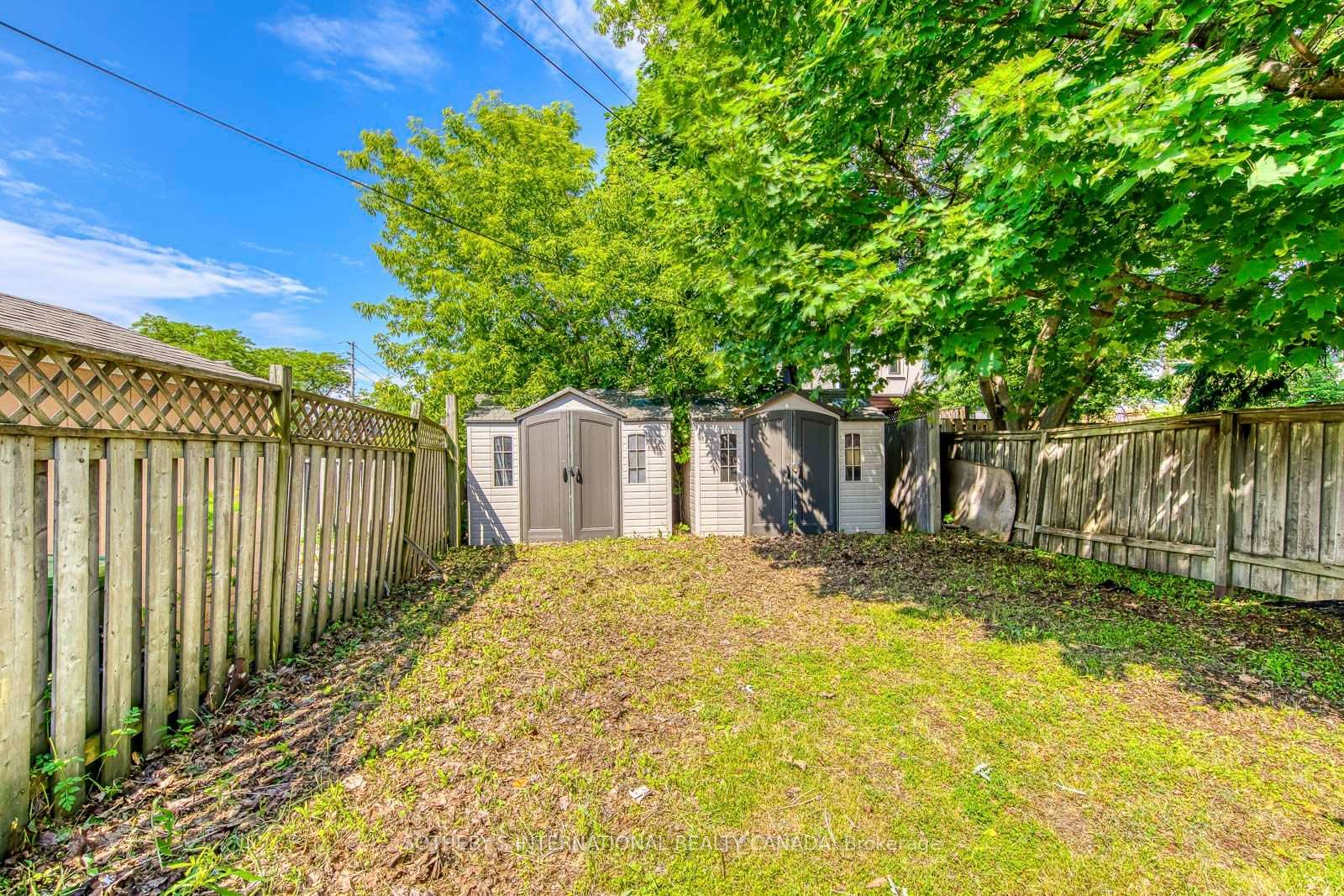 Photo 32 of 66 Twenty Ninth Street, Etobicoke, Long Branch — HOMEH